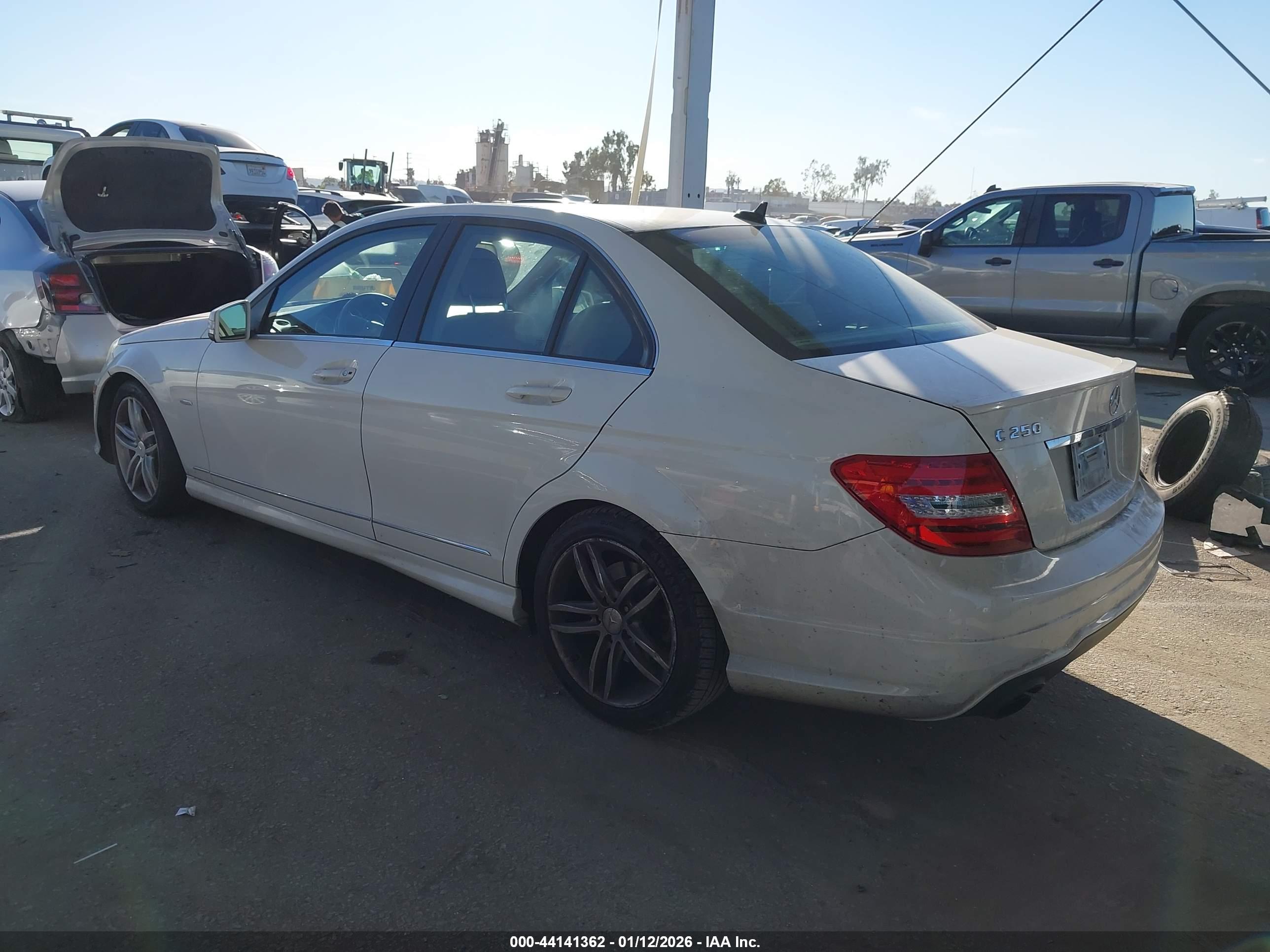 MERCEDES-BENZ C image 3
