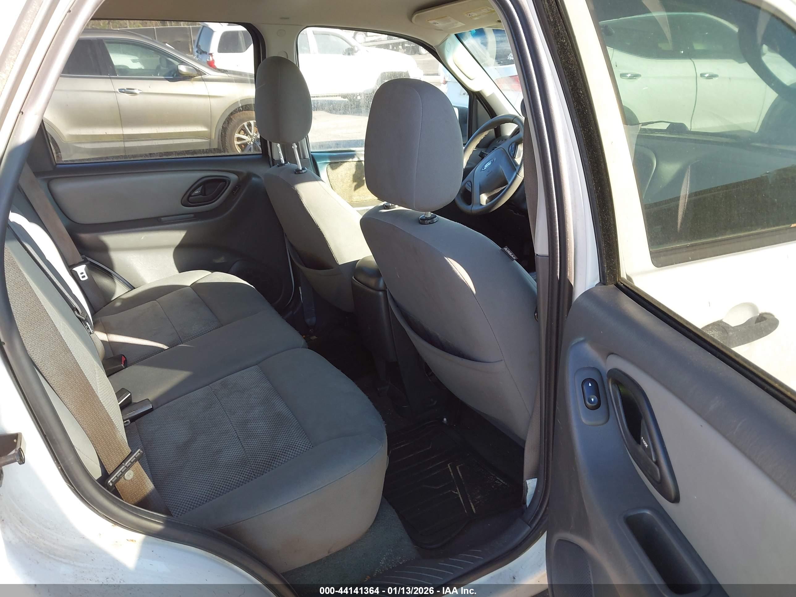 FORD ESCAPE image 8