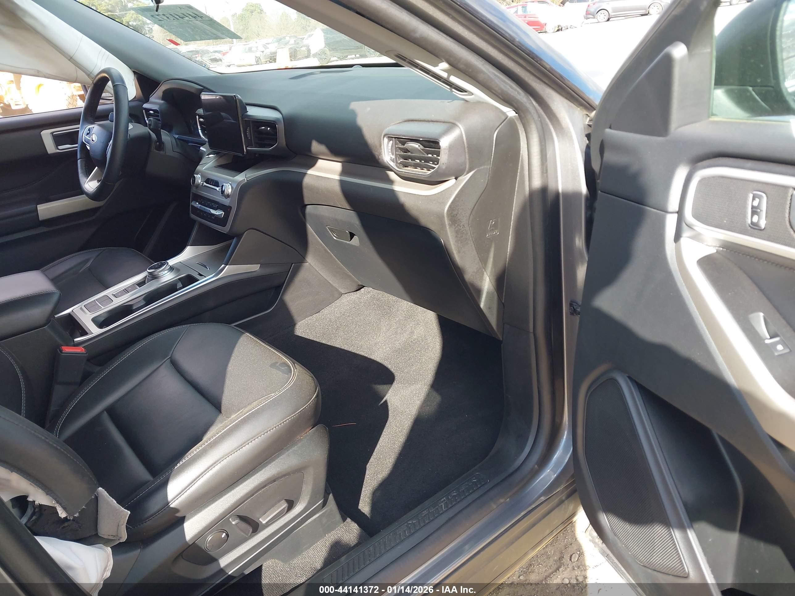 FORD EXPLORER image 5