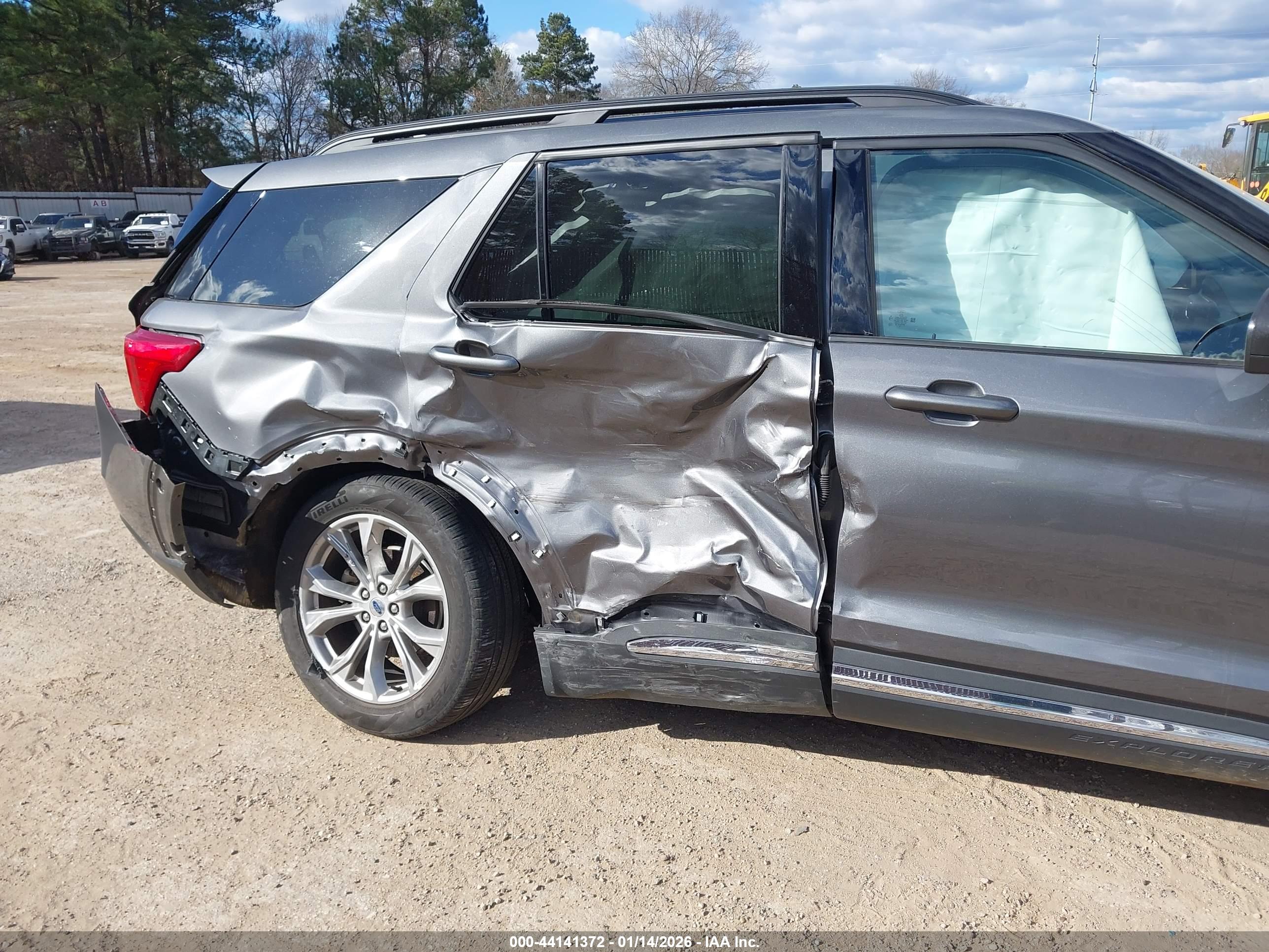 FORD EXPLORER image 6