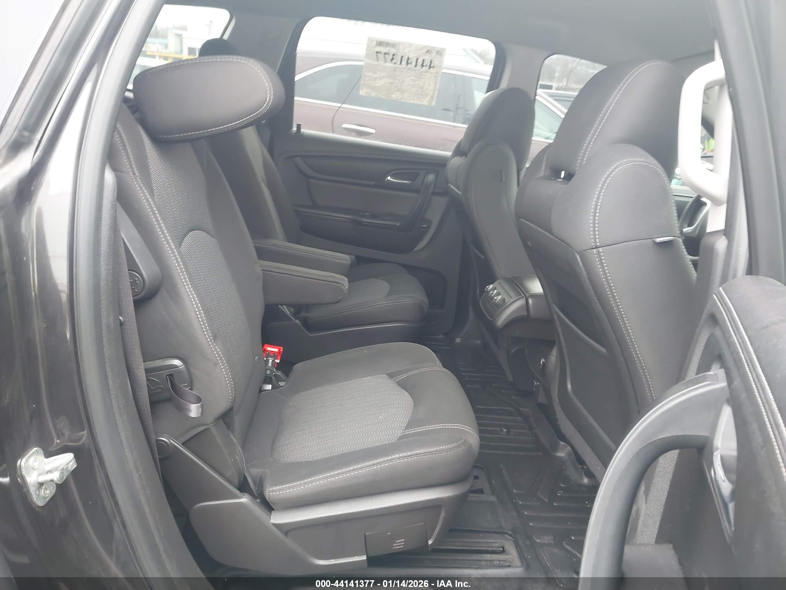 CHEVROLET TRAVERSE image 8
