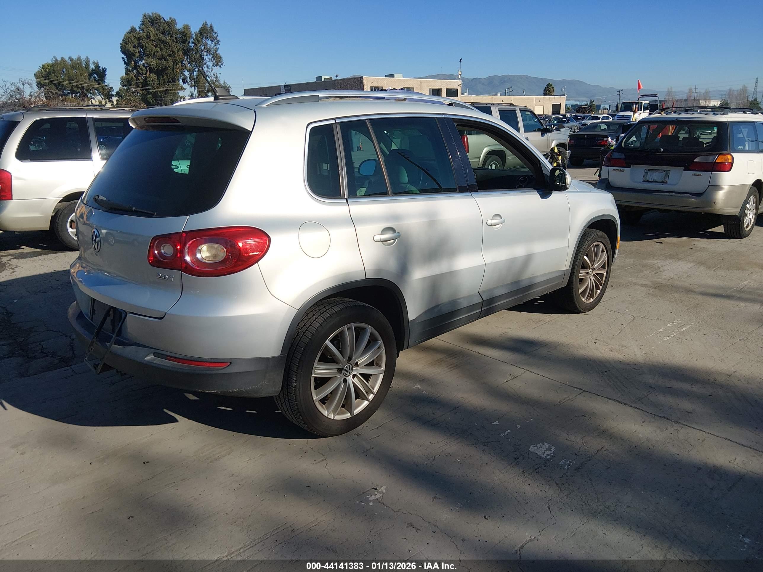 VOLKSWAGEN TIGUAN image 4