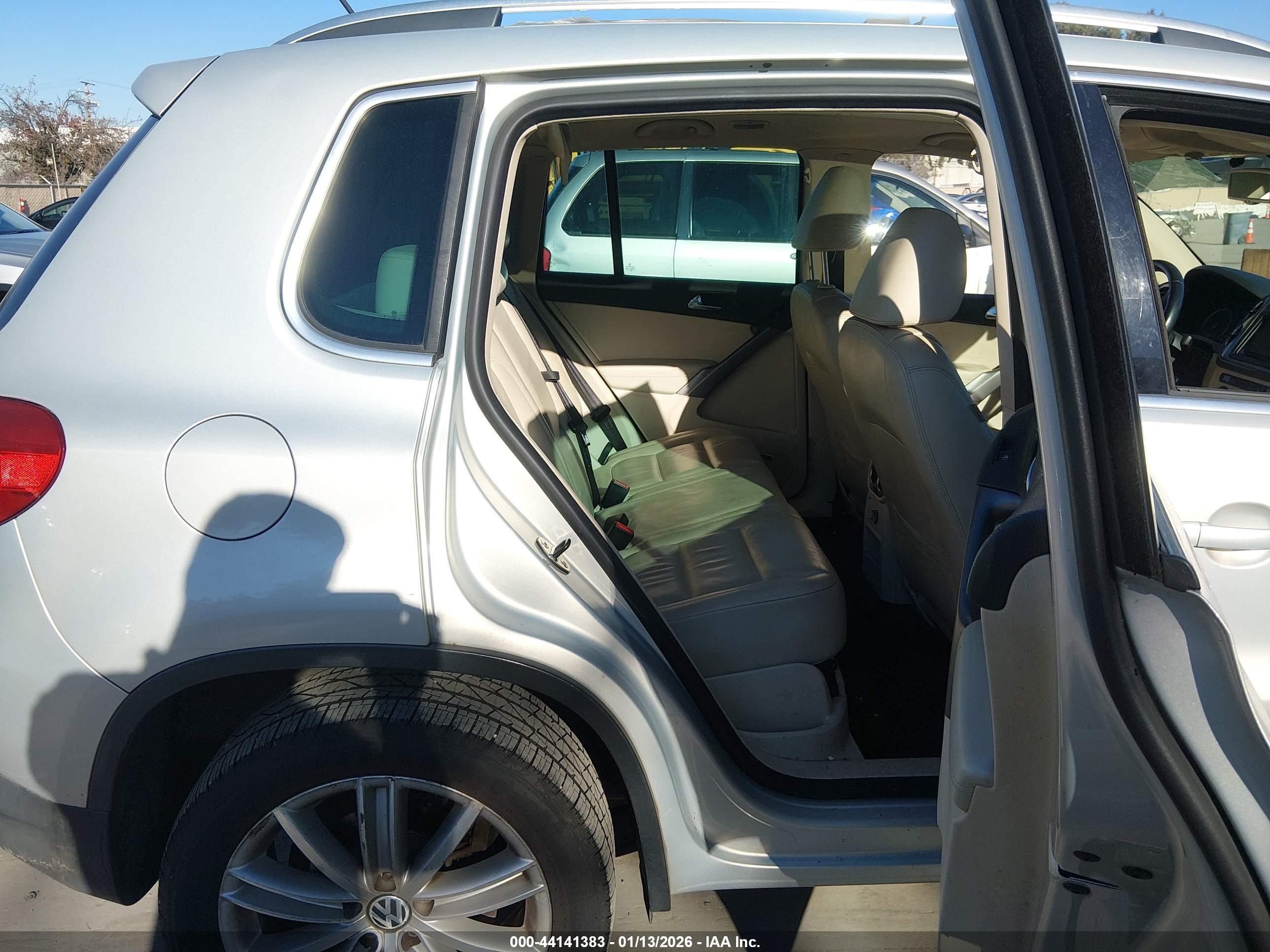 VOLKSWAGEN TIGUAN image 8