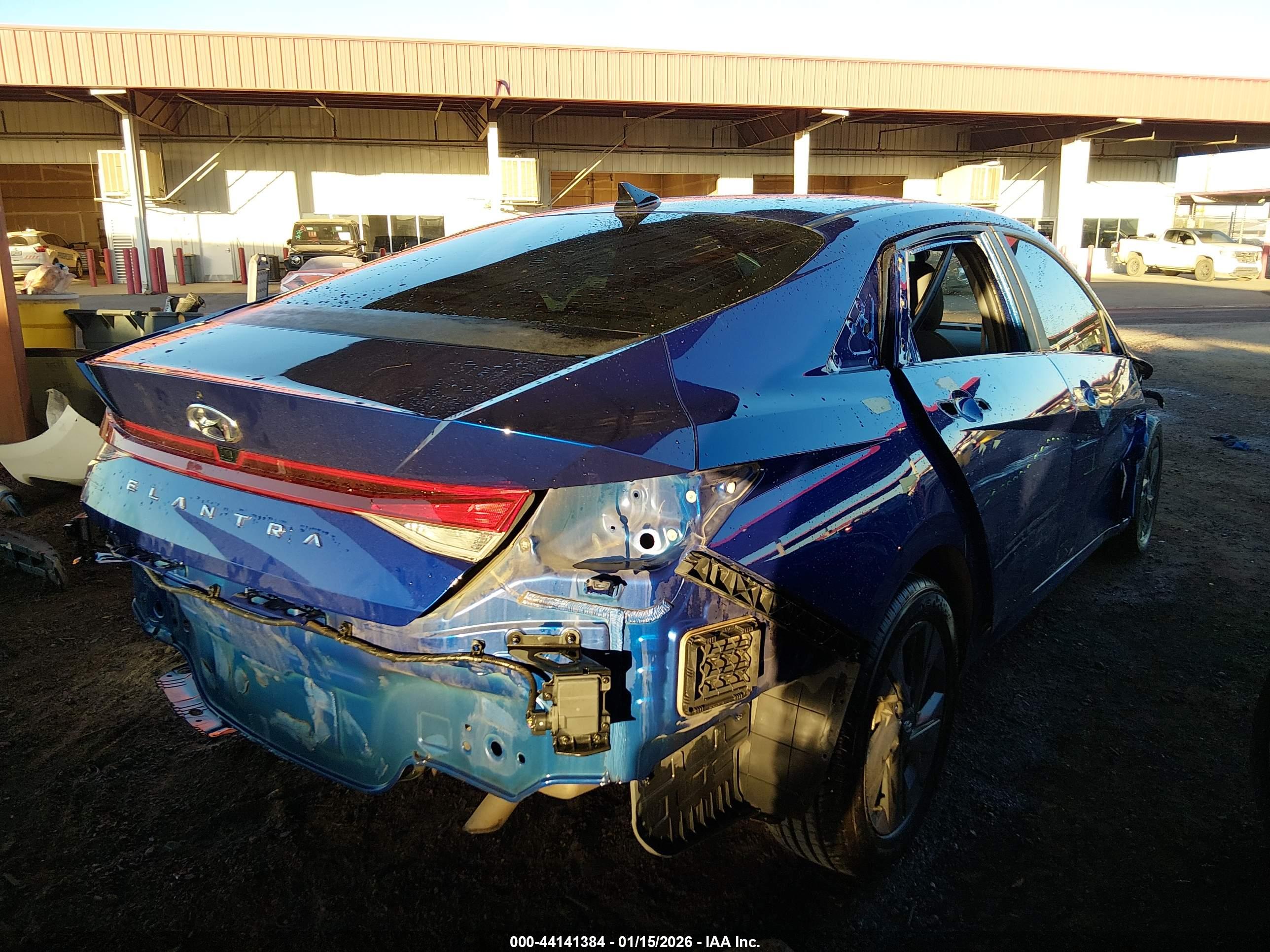 HYUNDAI ELANTRA image 4