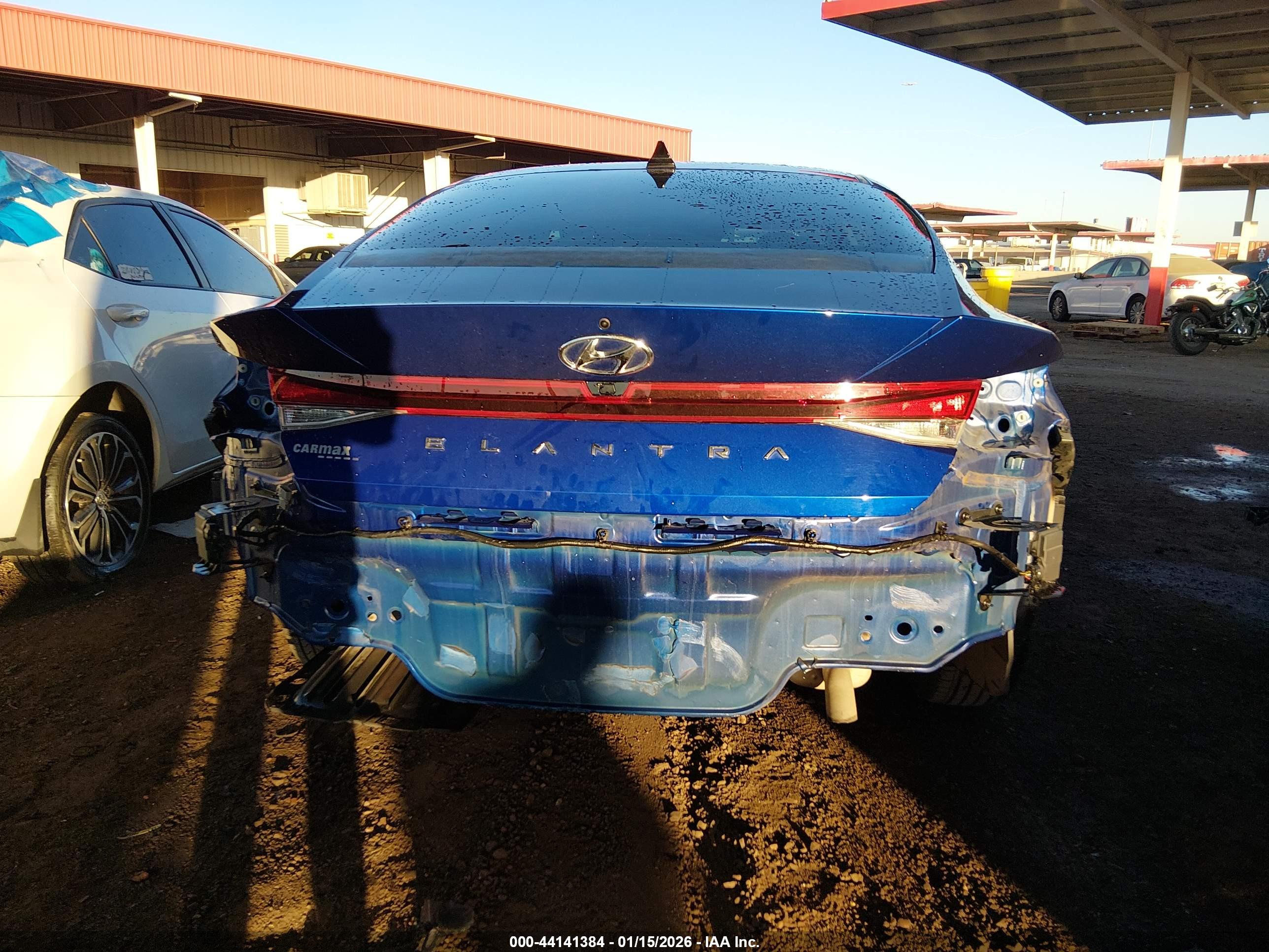 HYUNDAI ELANTRA image 6