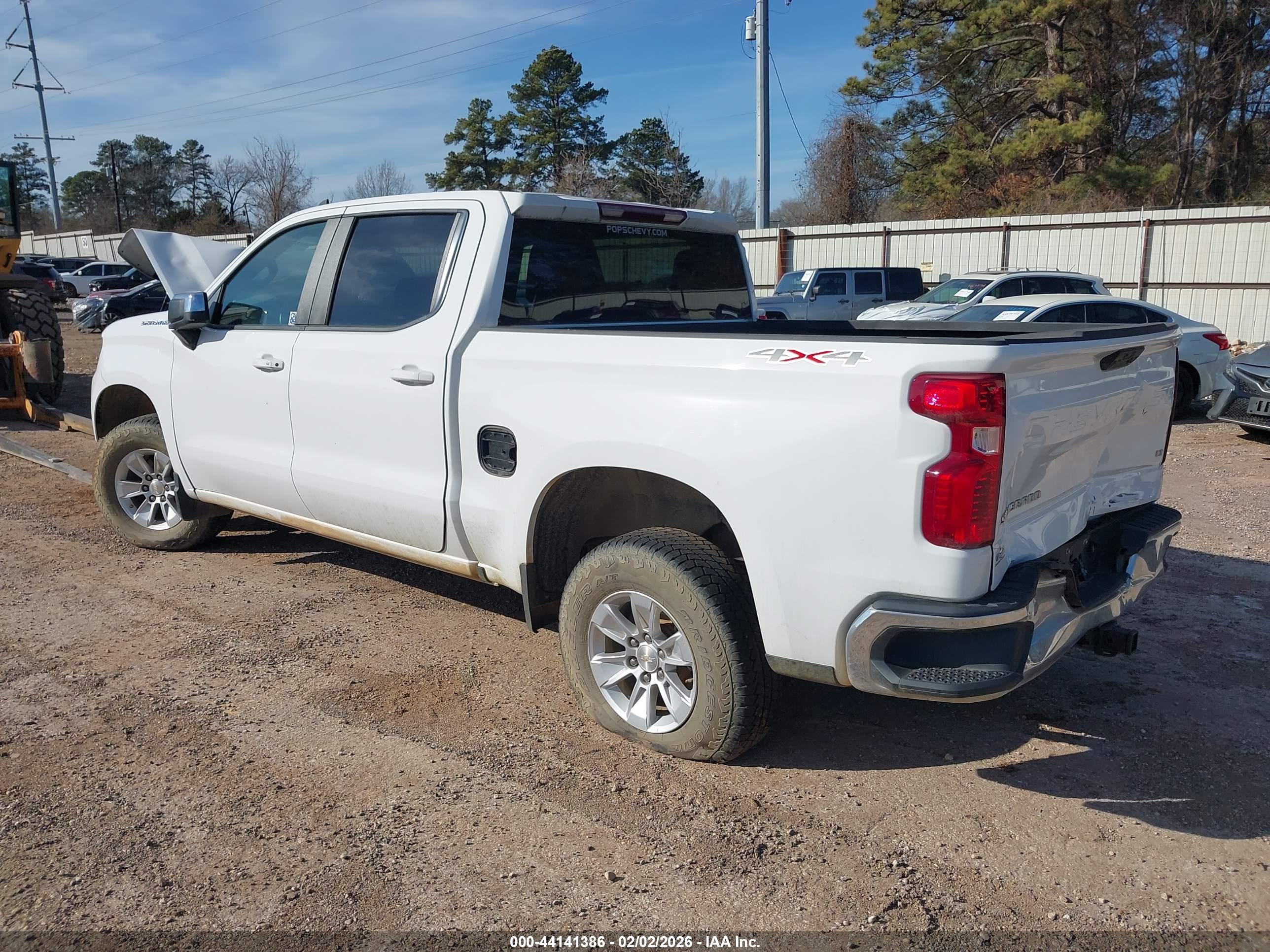 CHEVROLET SILVERADO image 3