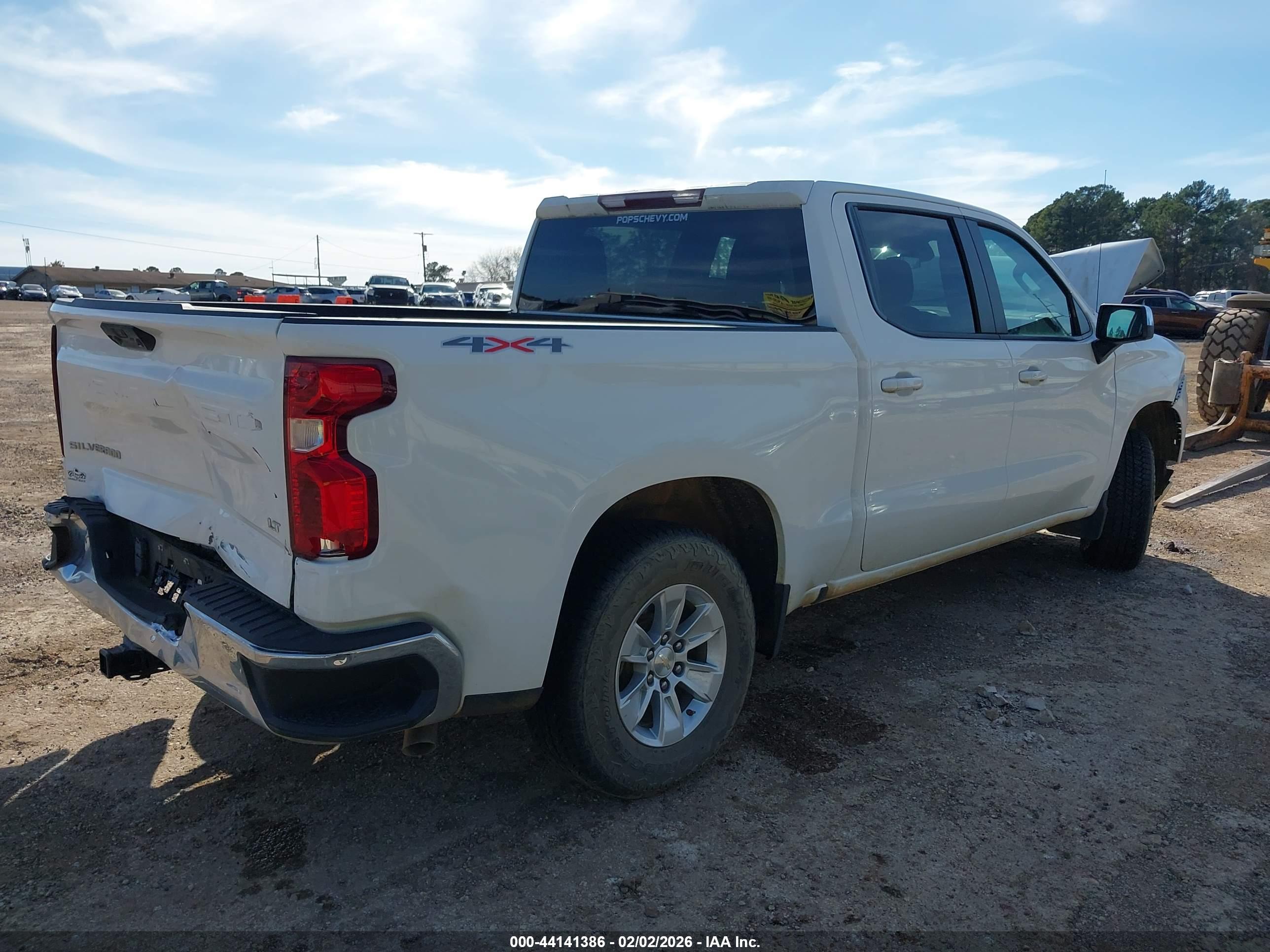 CHEVROLET SILVERADO image 4