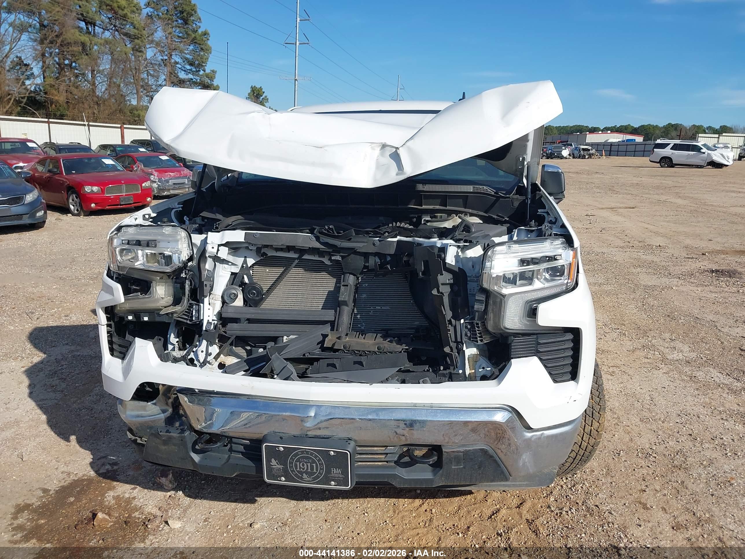 CHEVROLET SILVERADO image 6