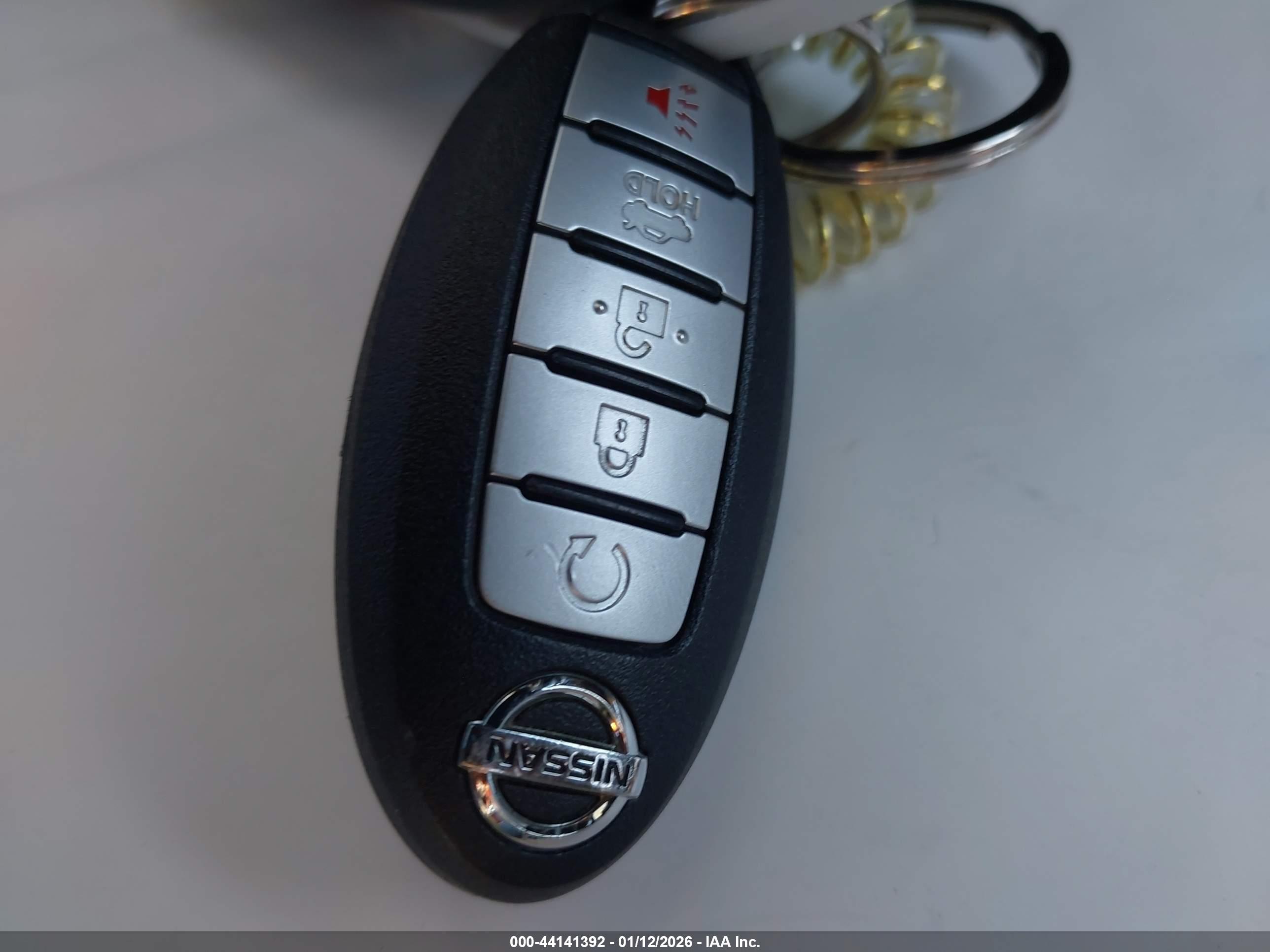 NISSAN MAXIMA image 11