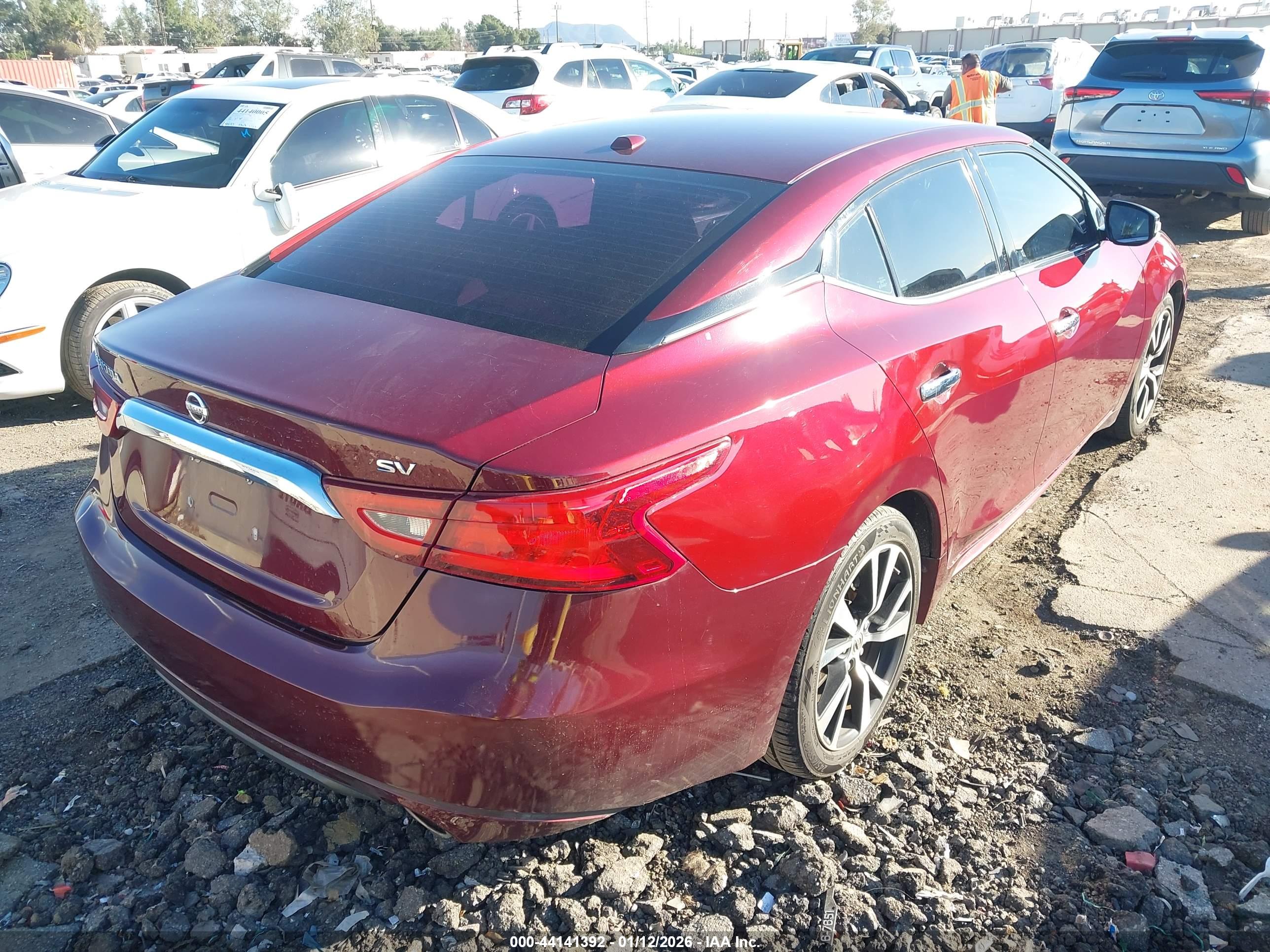 NISSAN MAXIMA image 4
