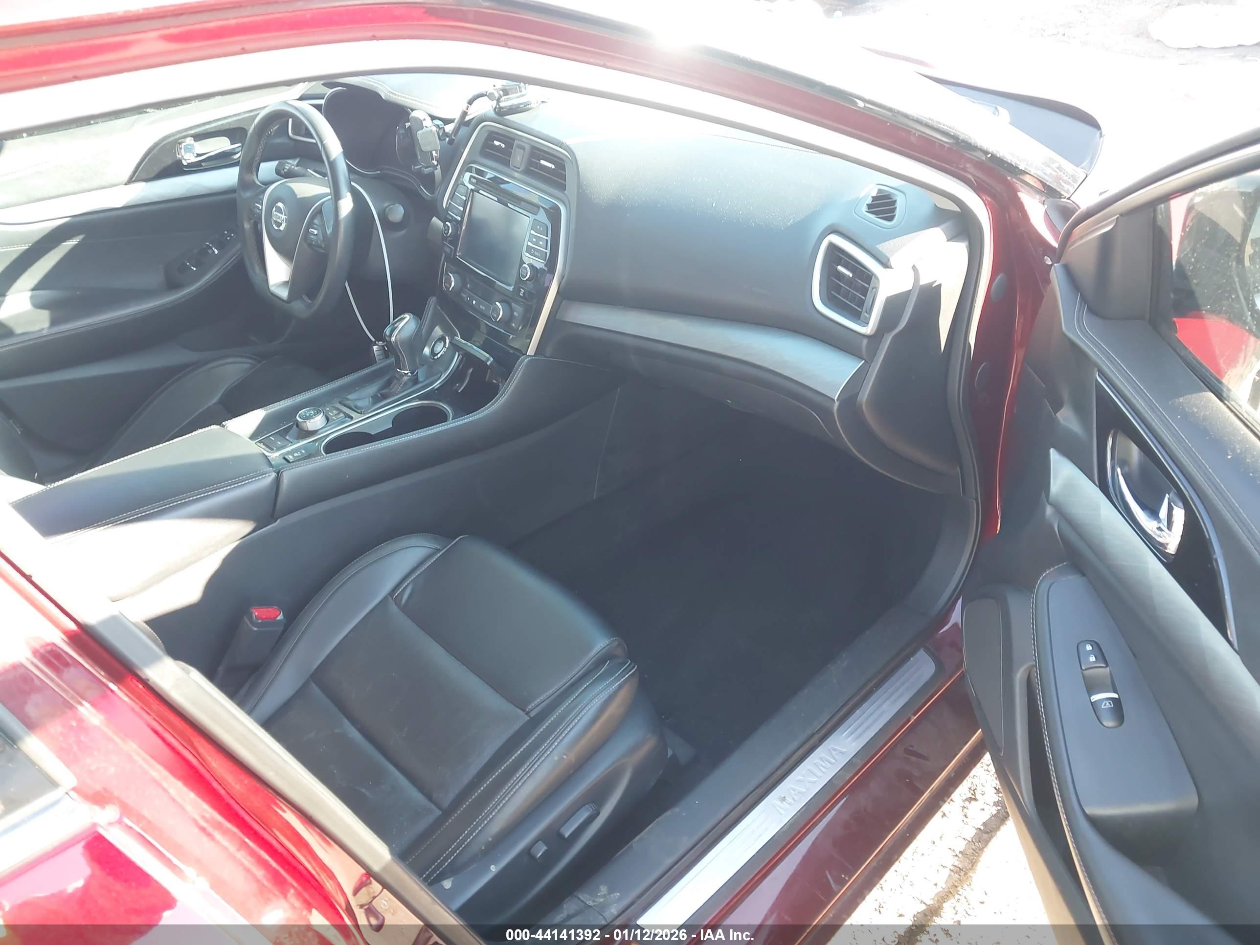 NISSAN MAXIMA image 5