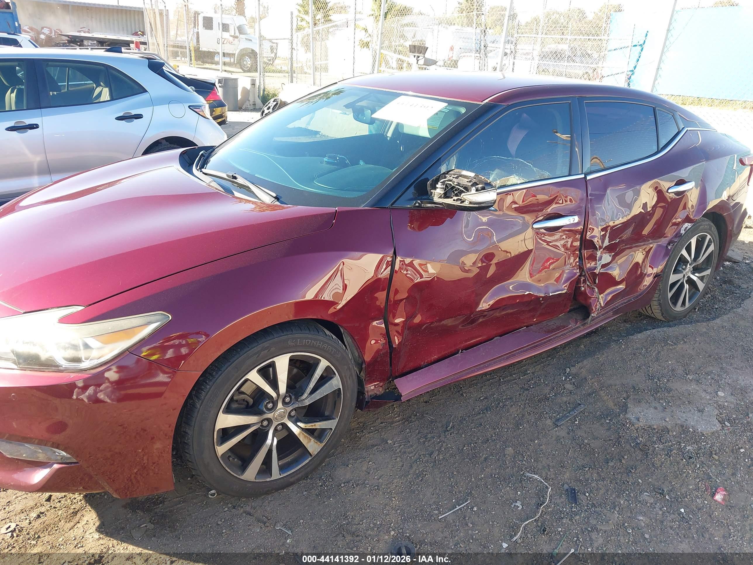 NISSAN MAXIMA image 6