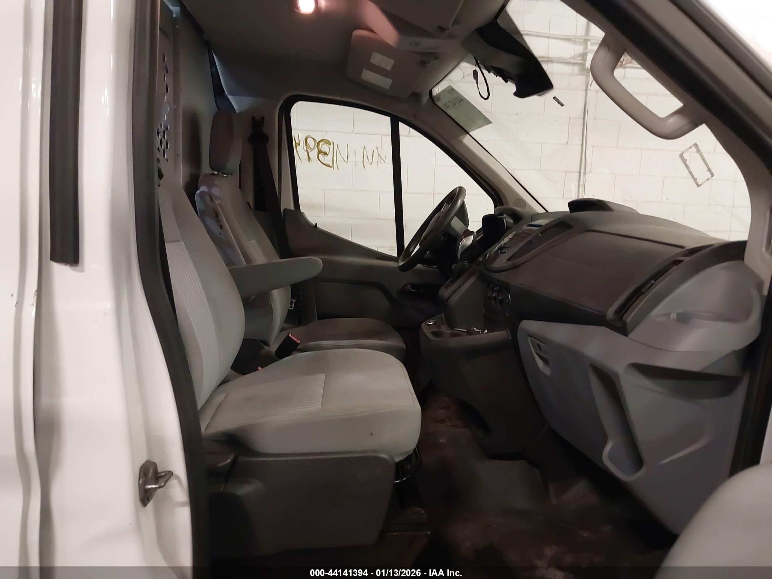 FORD TRANSIT-150 image 5
