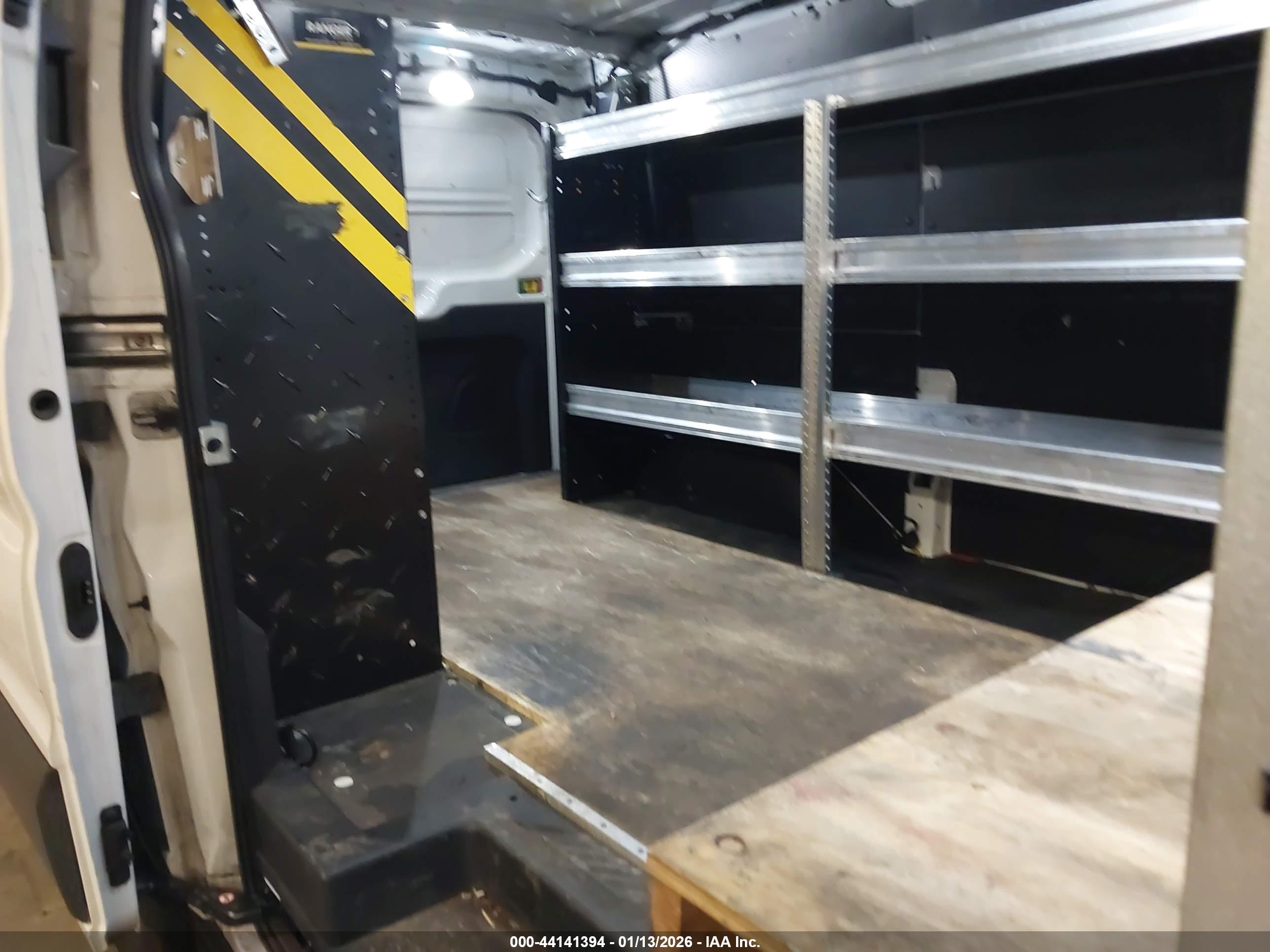 FORD TRANSIT-150 image 8