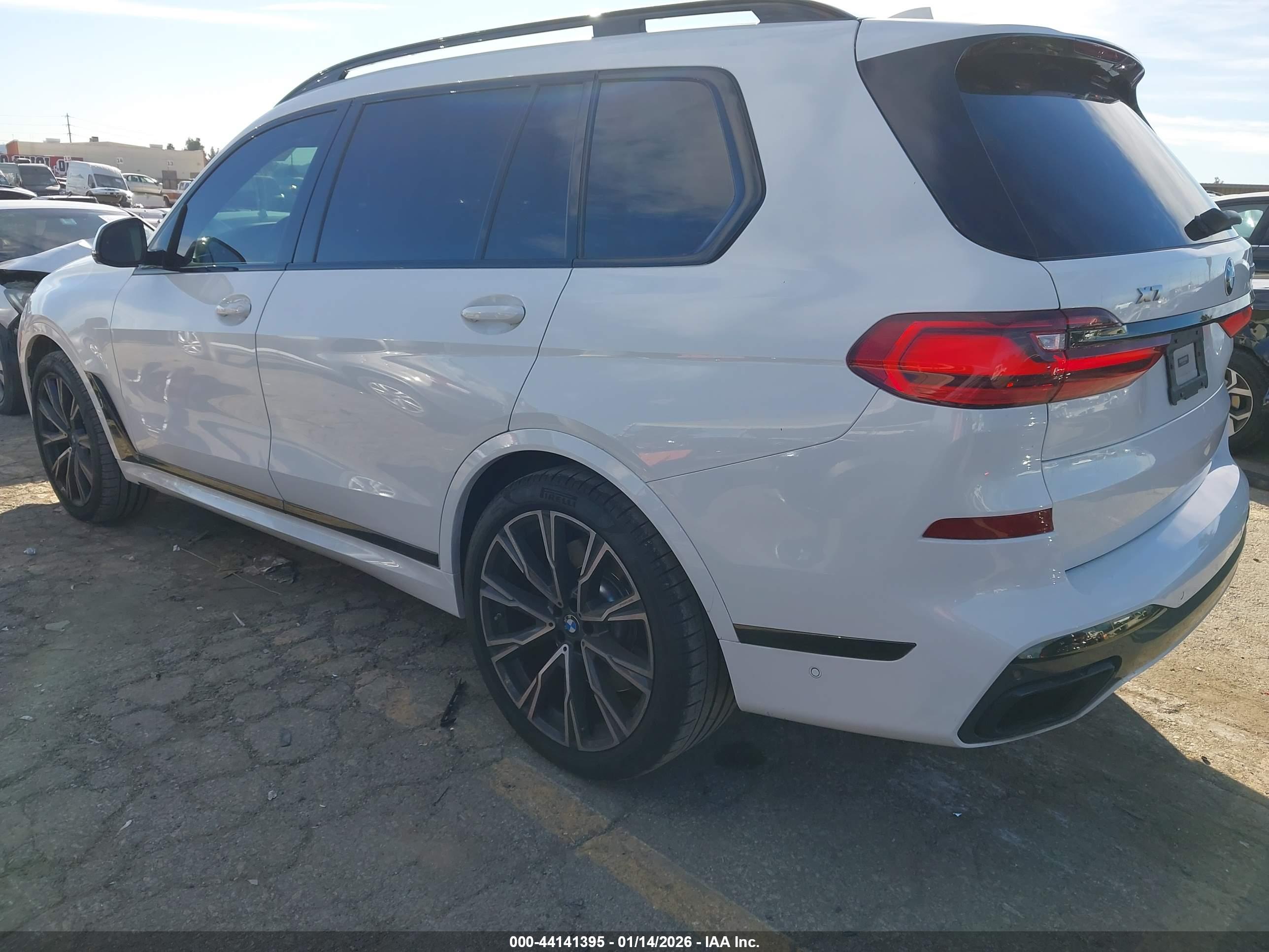 BMW X7 image 3