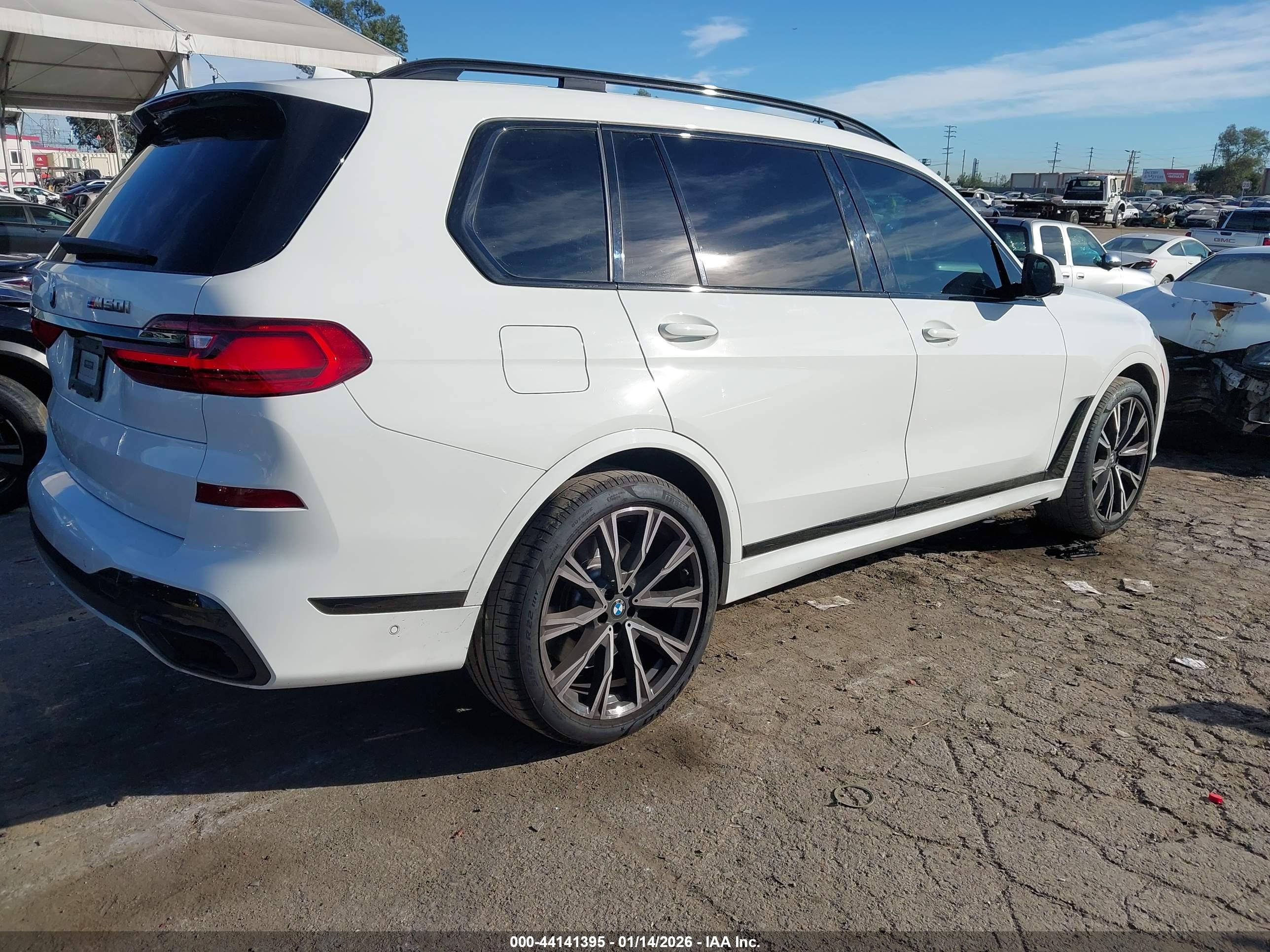 BMW X7 image 4