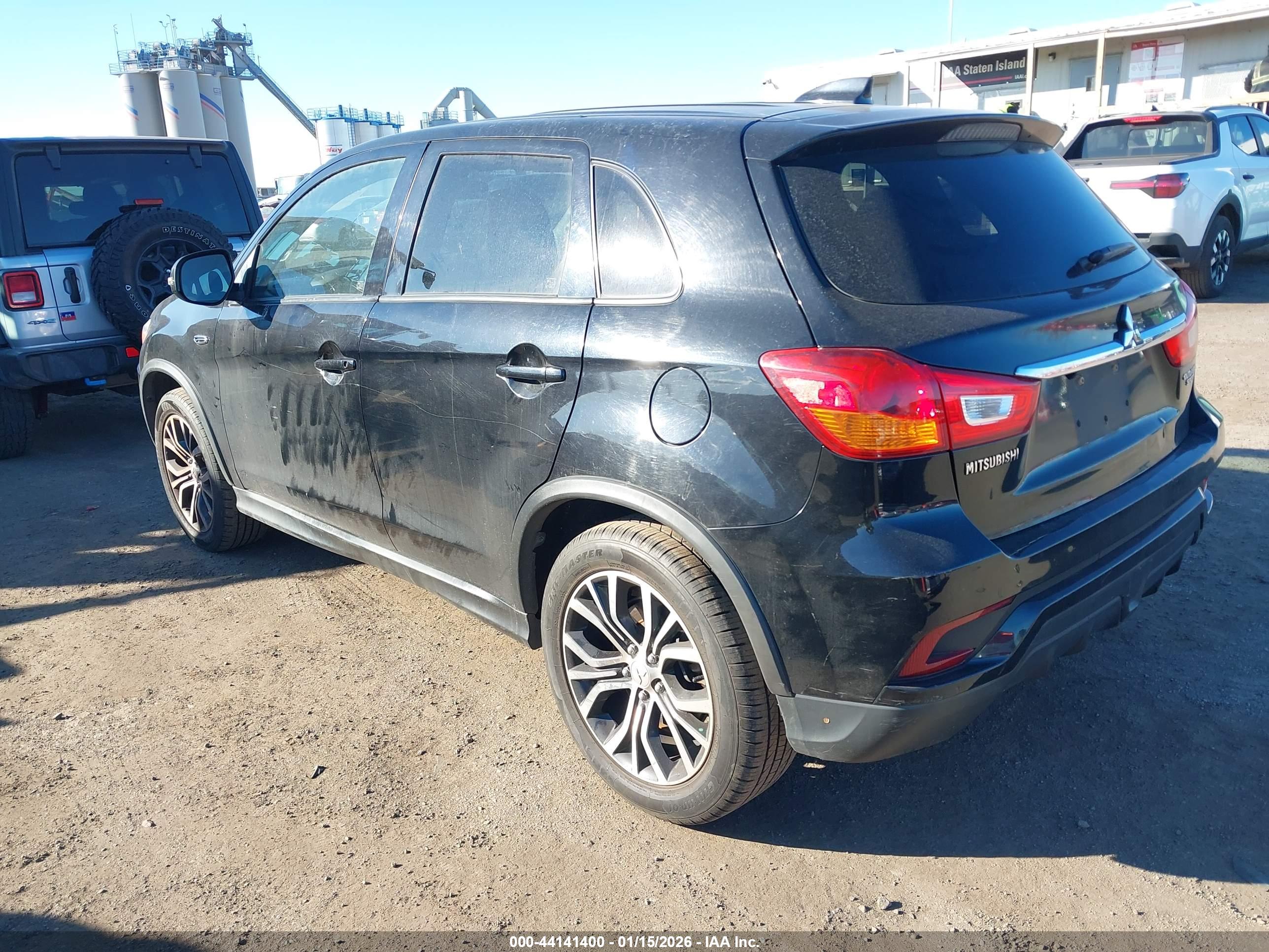 MITSUBISHI OUTLANDER image 3