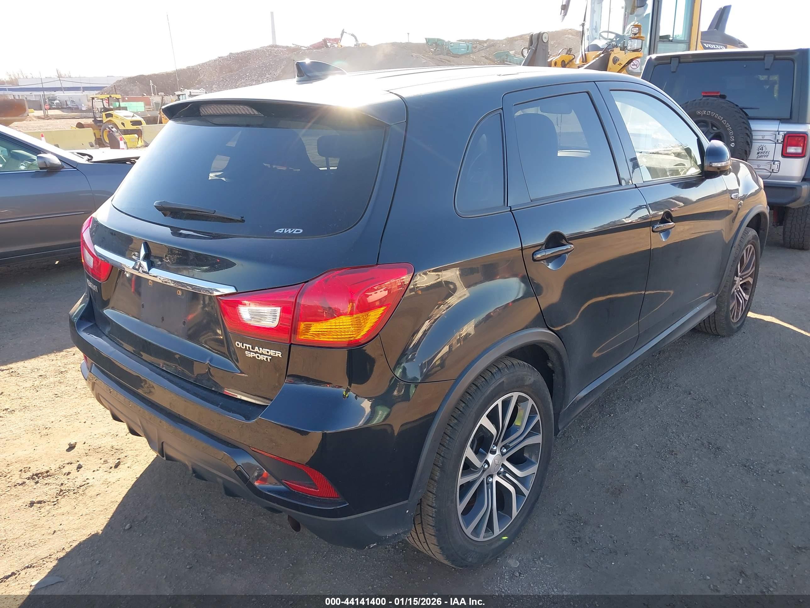 MITSUBISHI OUTLANDER image 4