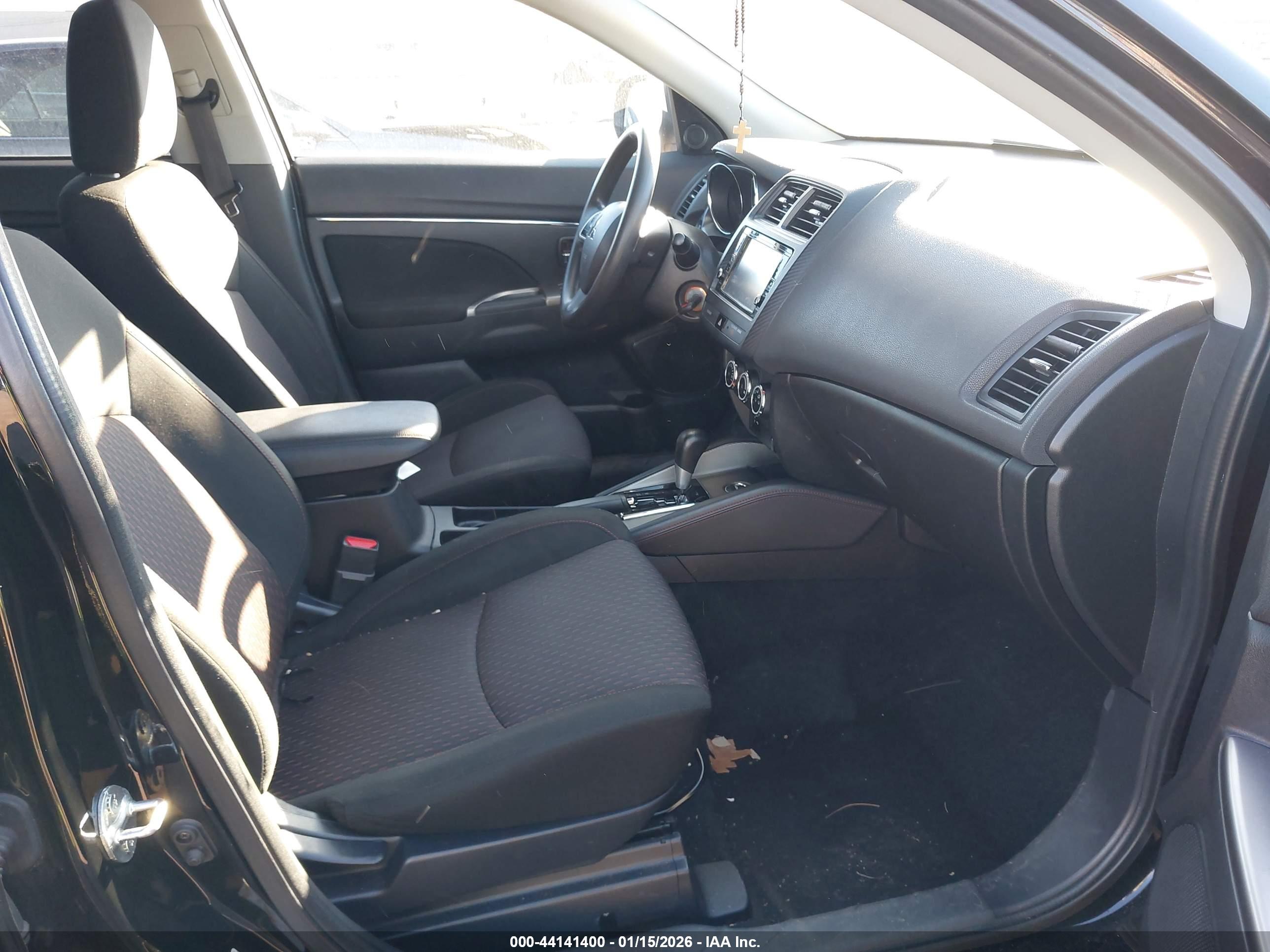 MITSUBISHI OUTLANDER image 5