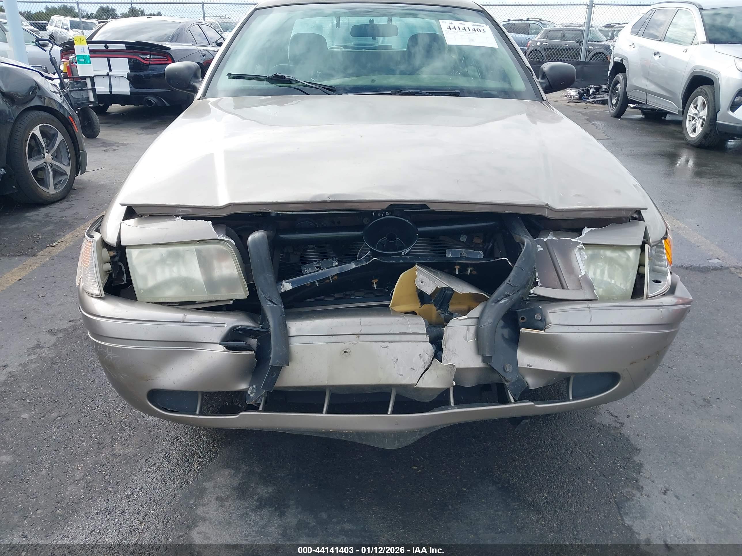 FORD CROWN image 6