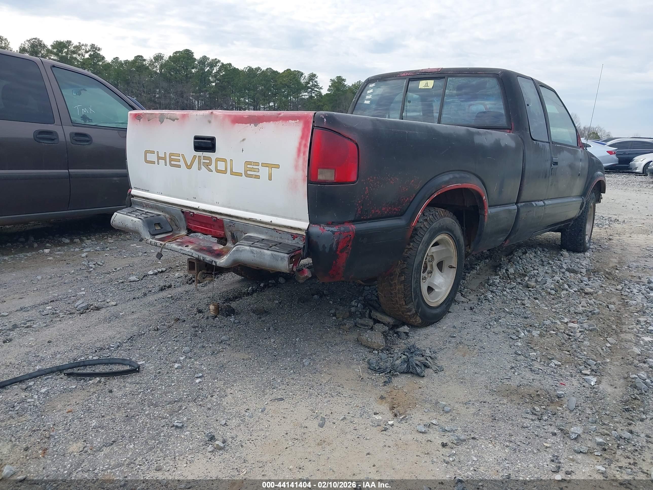 CHEVROLET S image 4