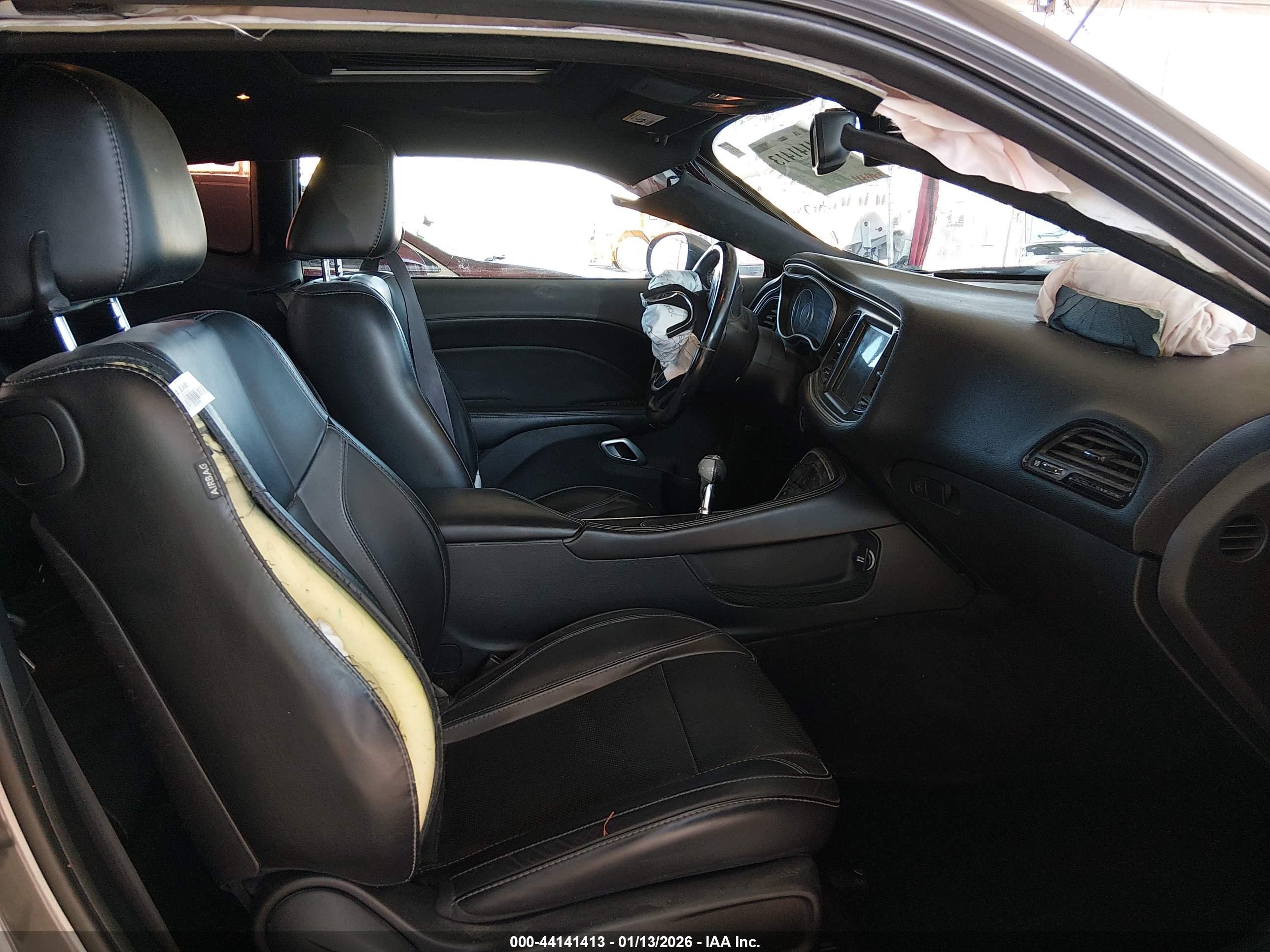 DODGE CHALLENGER image 5