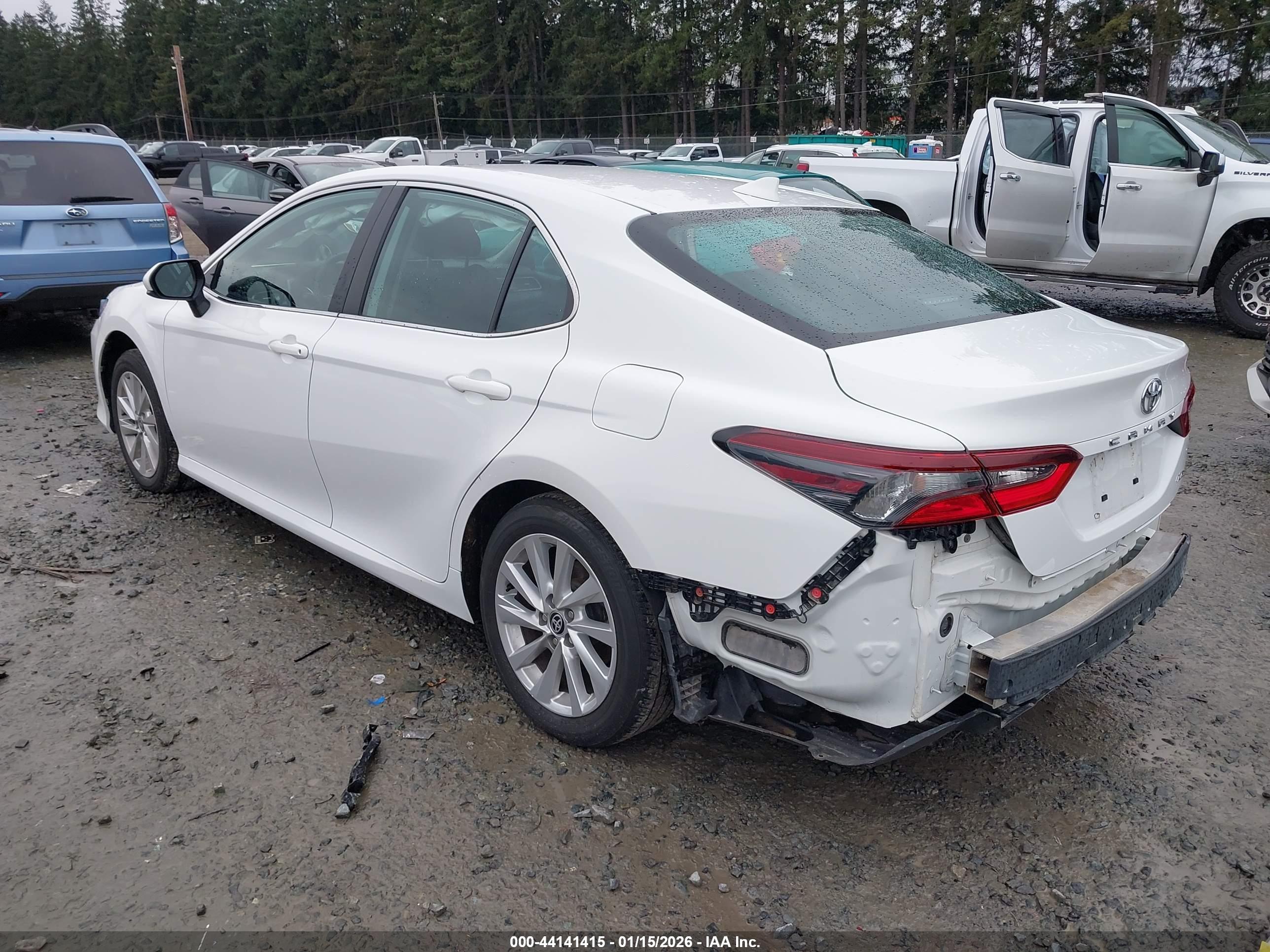 TOYOTA CAMRY image 3