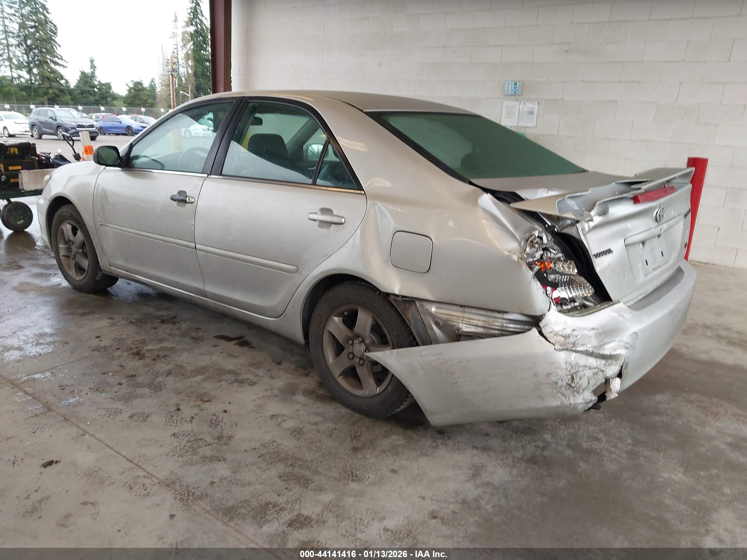 TOYOTA CAMRY image 3