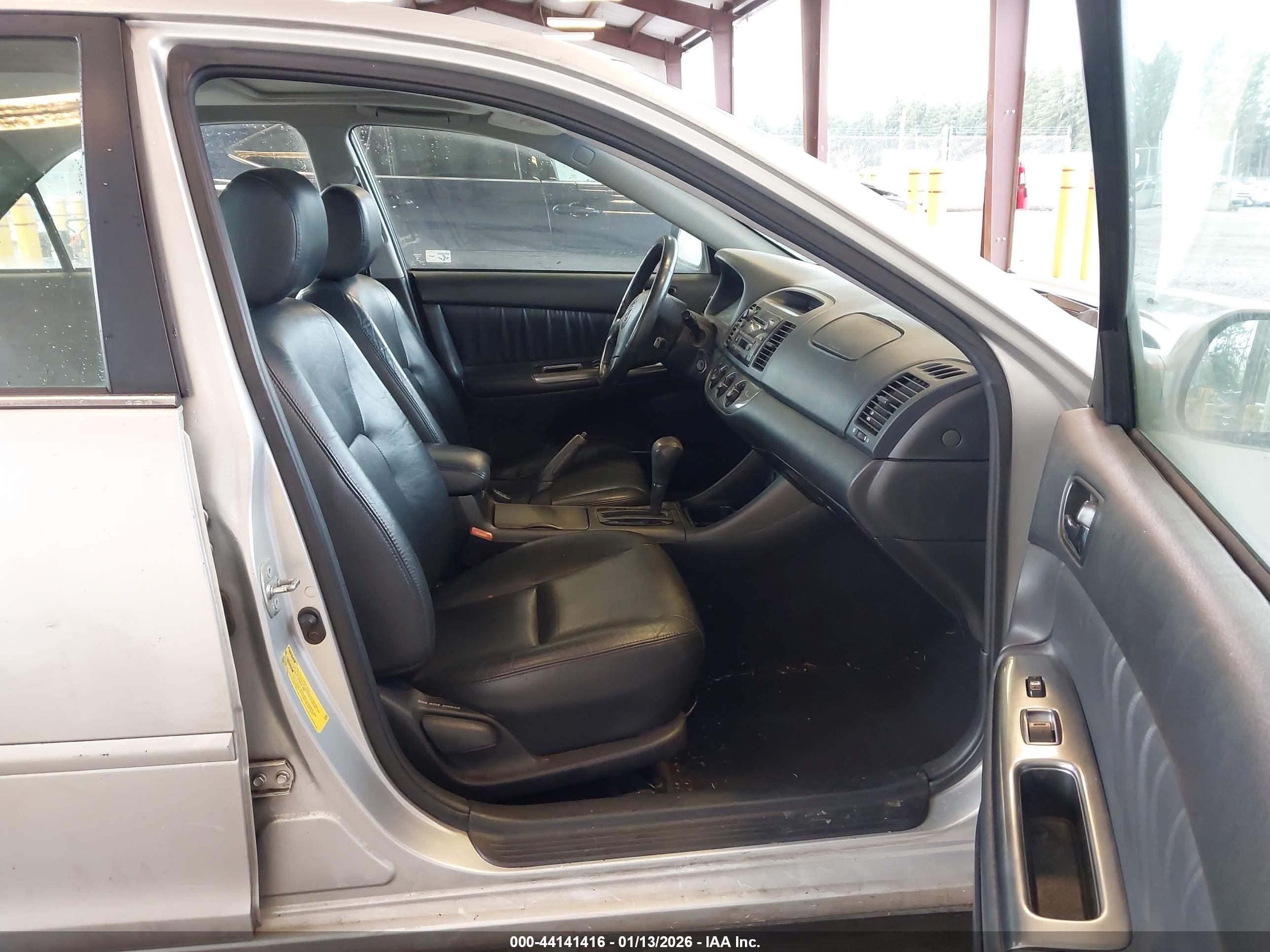 TOYOTA CAMRY image 5