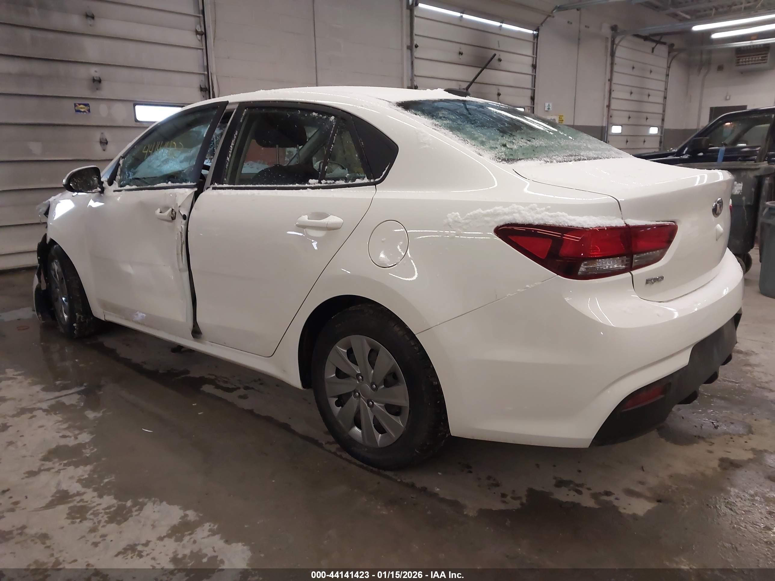 KIA RIO image 3