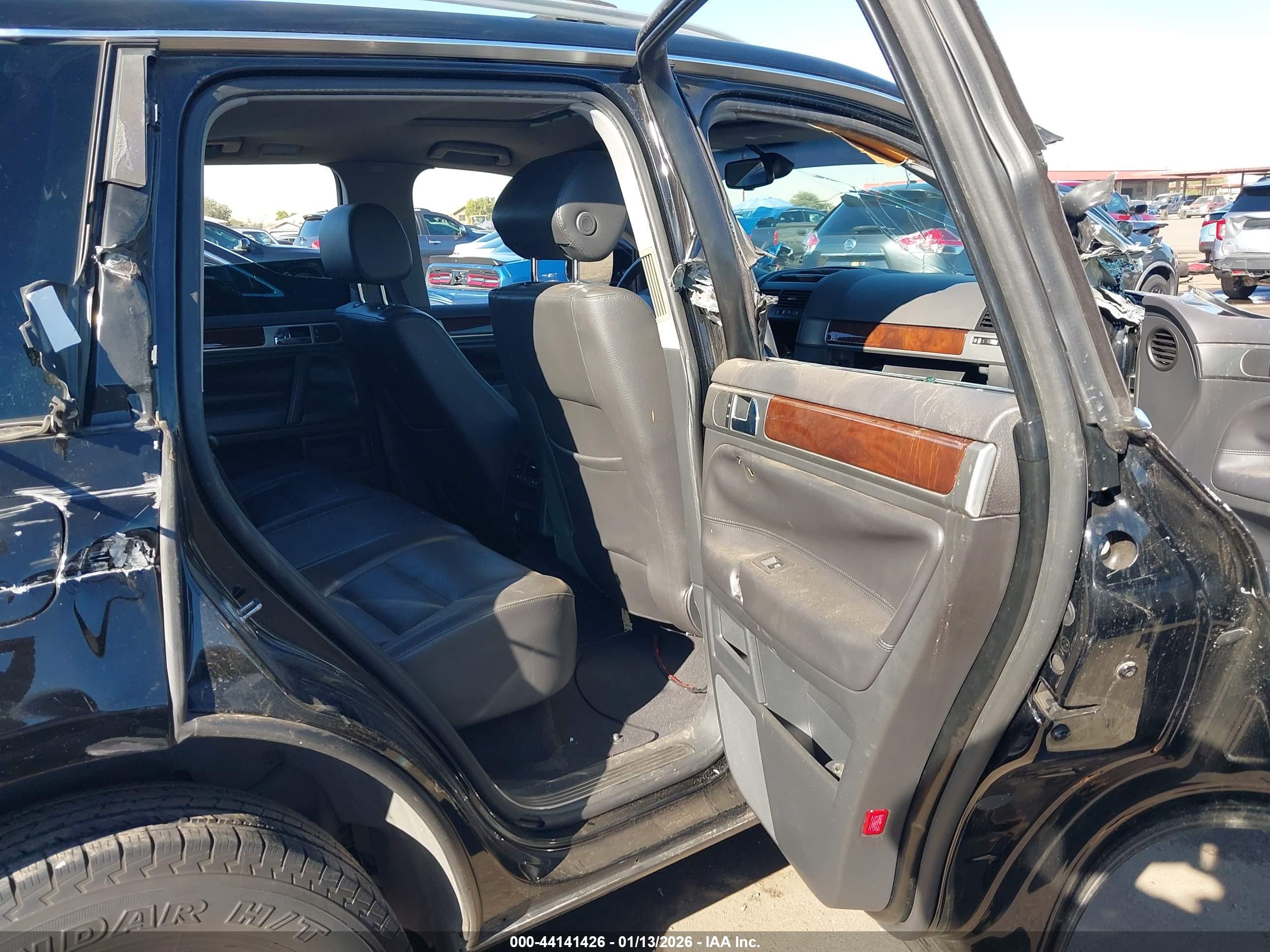 VOLKSWAGEN TOUAREG image 8