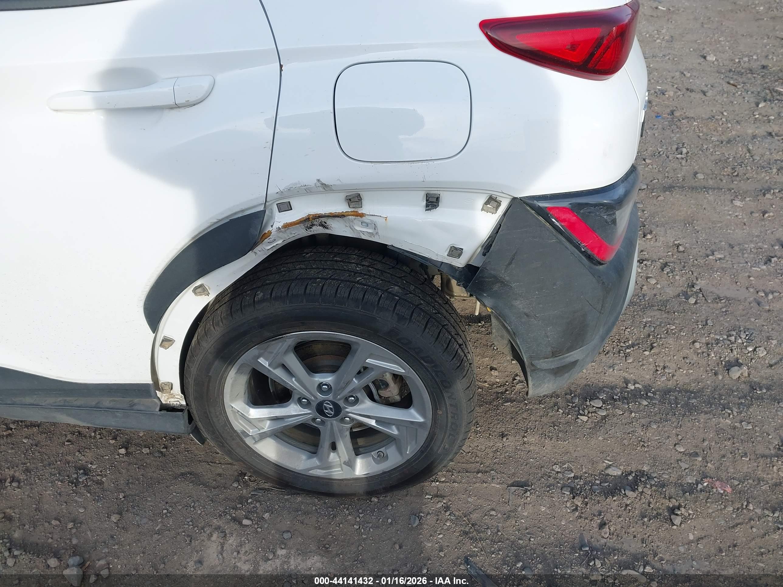 HYUNDAI KONA image 6