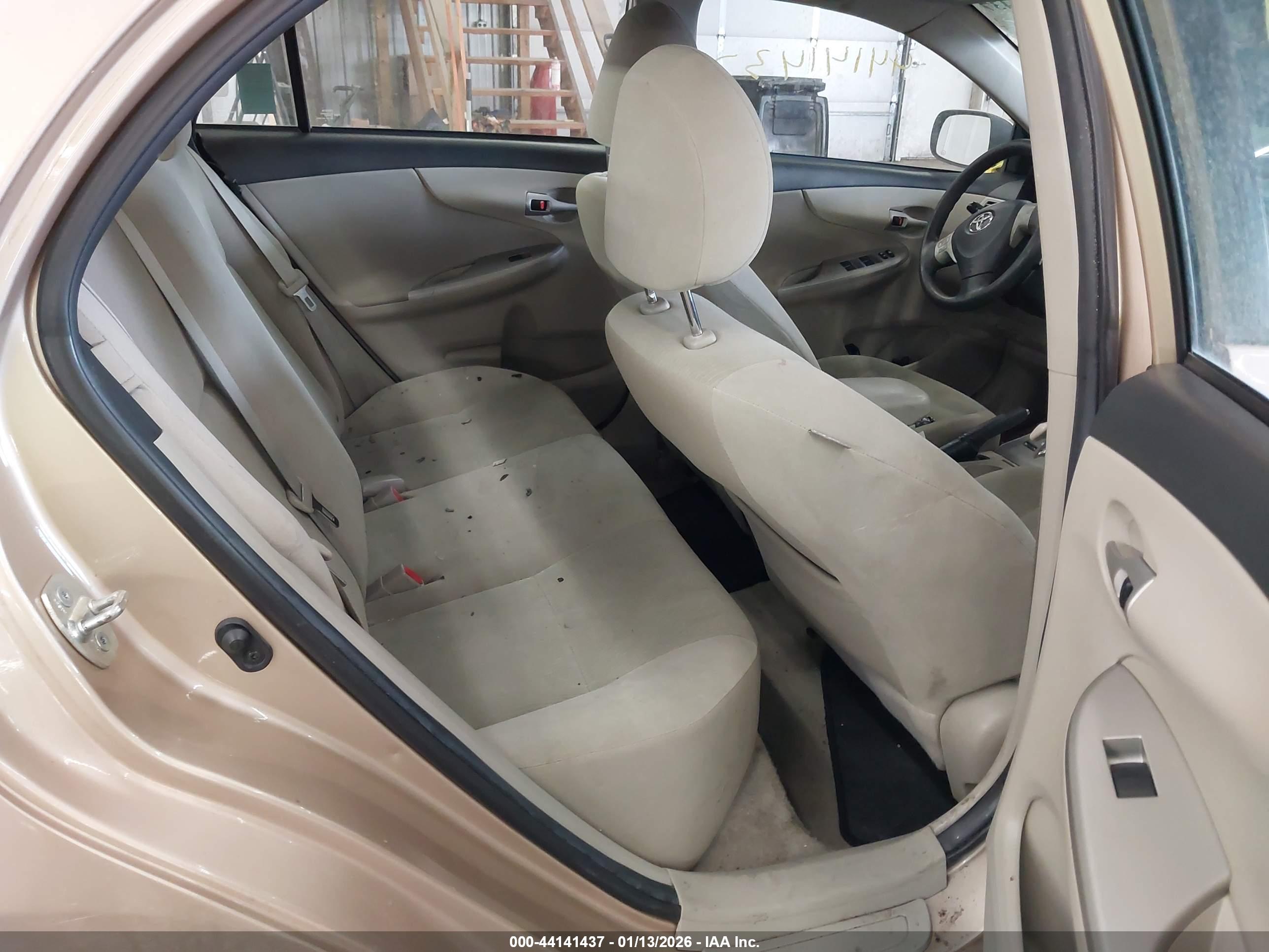 TOYOTA COROLLA image 8