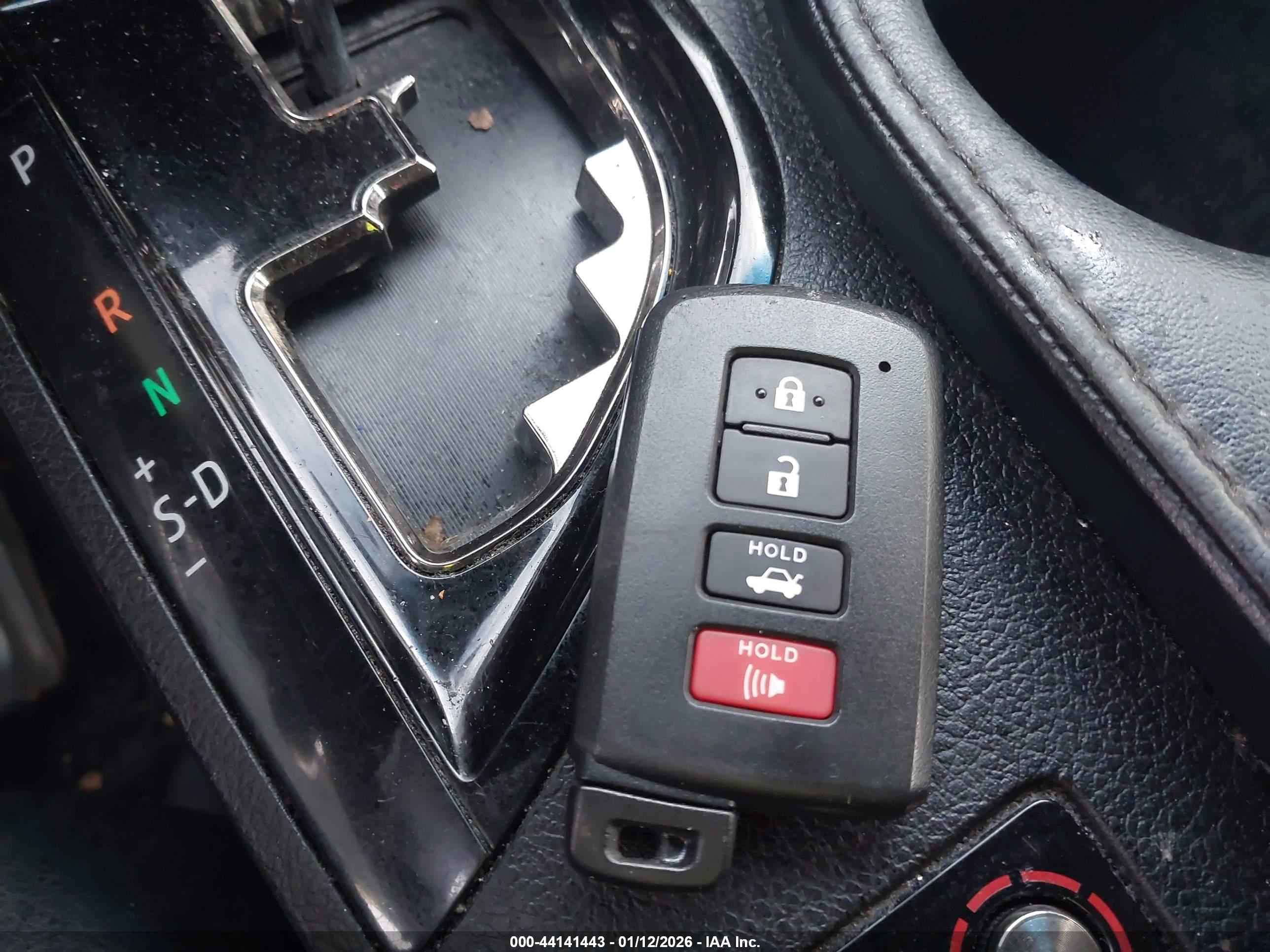 TOYOTA AVALON image 11
