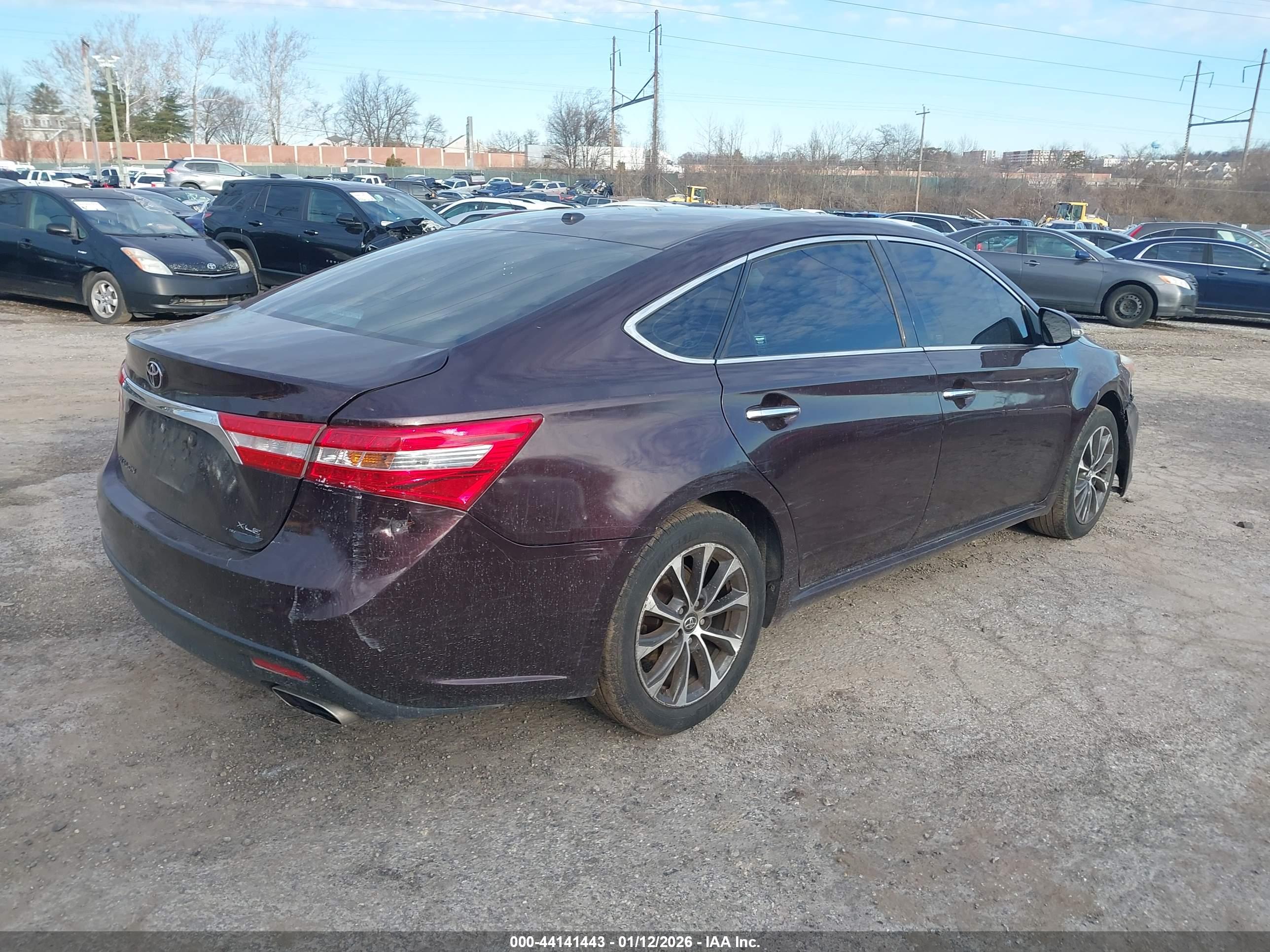 TOYOTA AVALON image 4