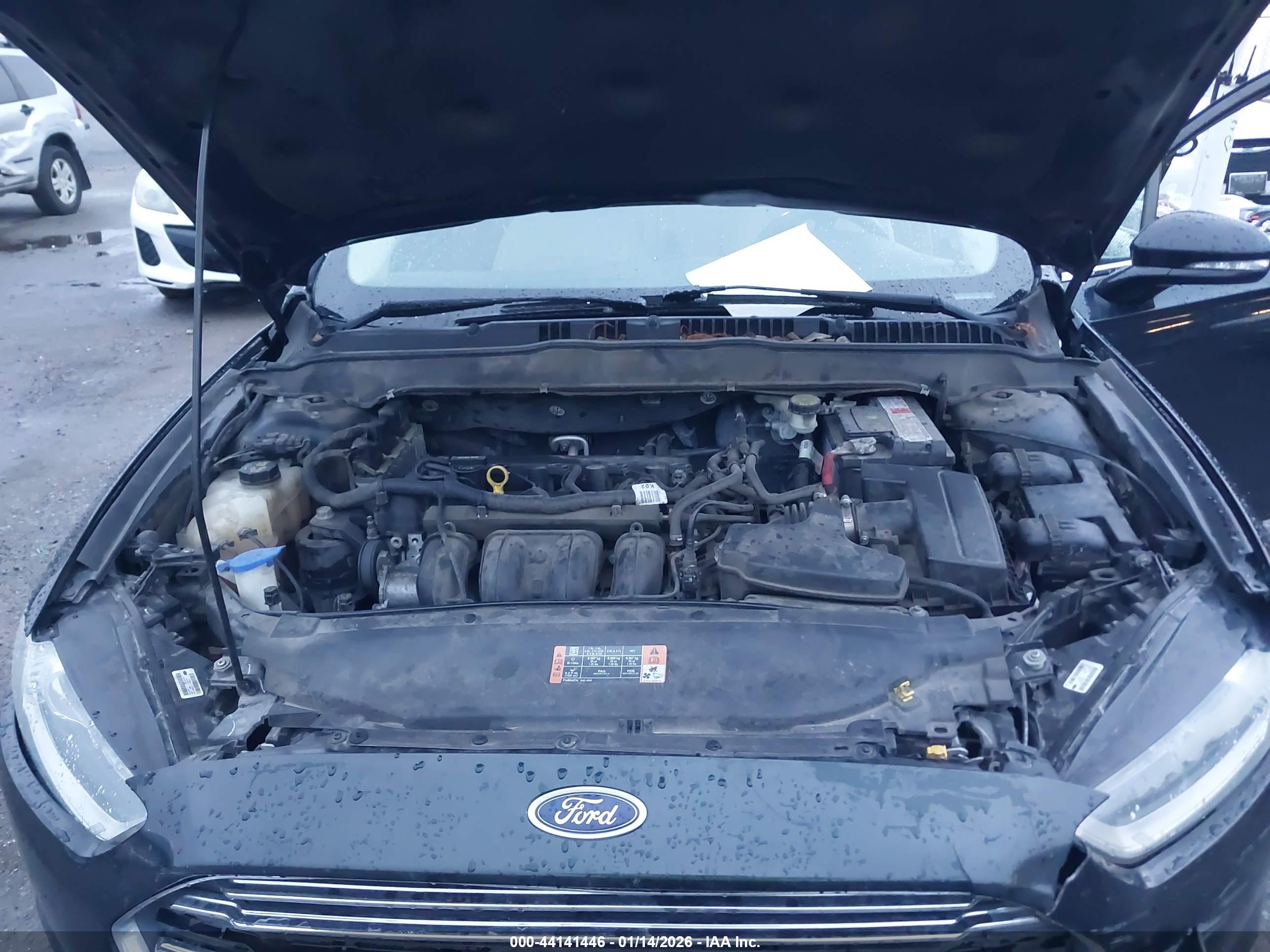 FORD FUSION image 10