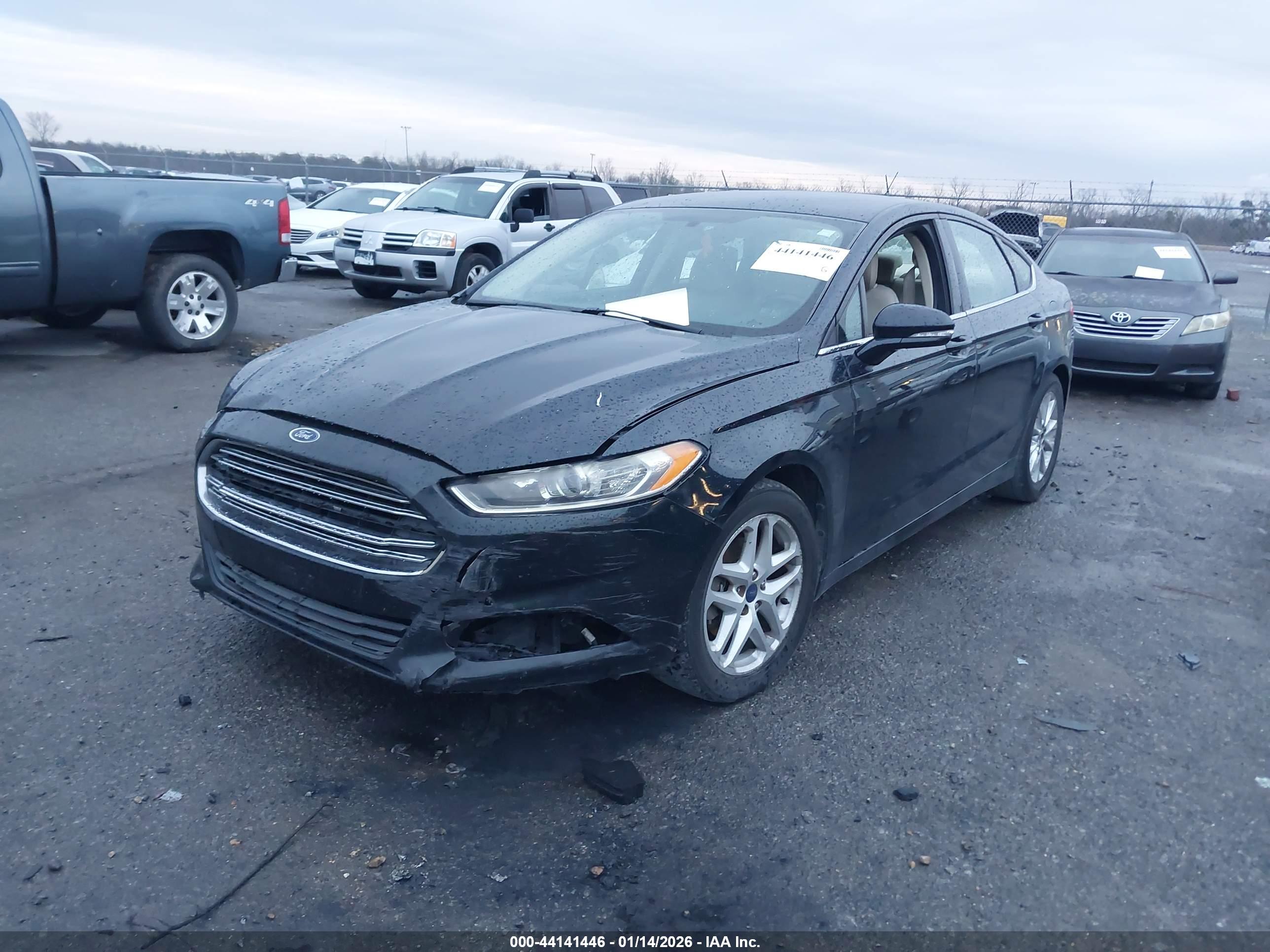 FORD FUSION image 2