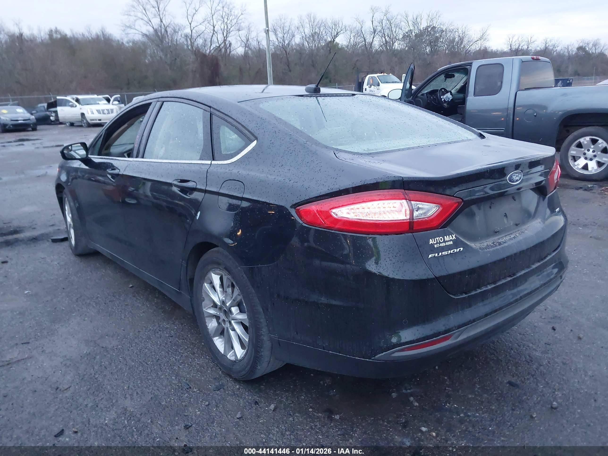 FORD FUSION image 3