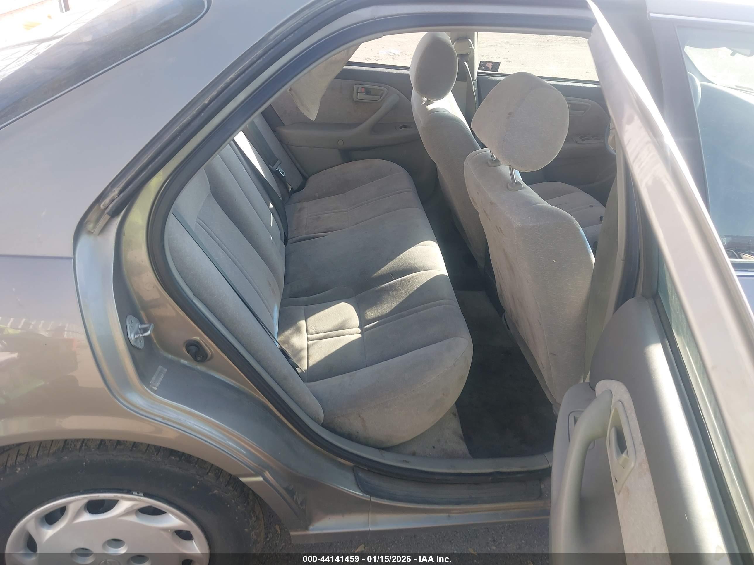 TOYOTA CAMRY image 8