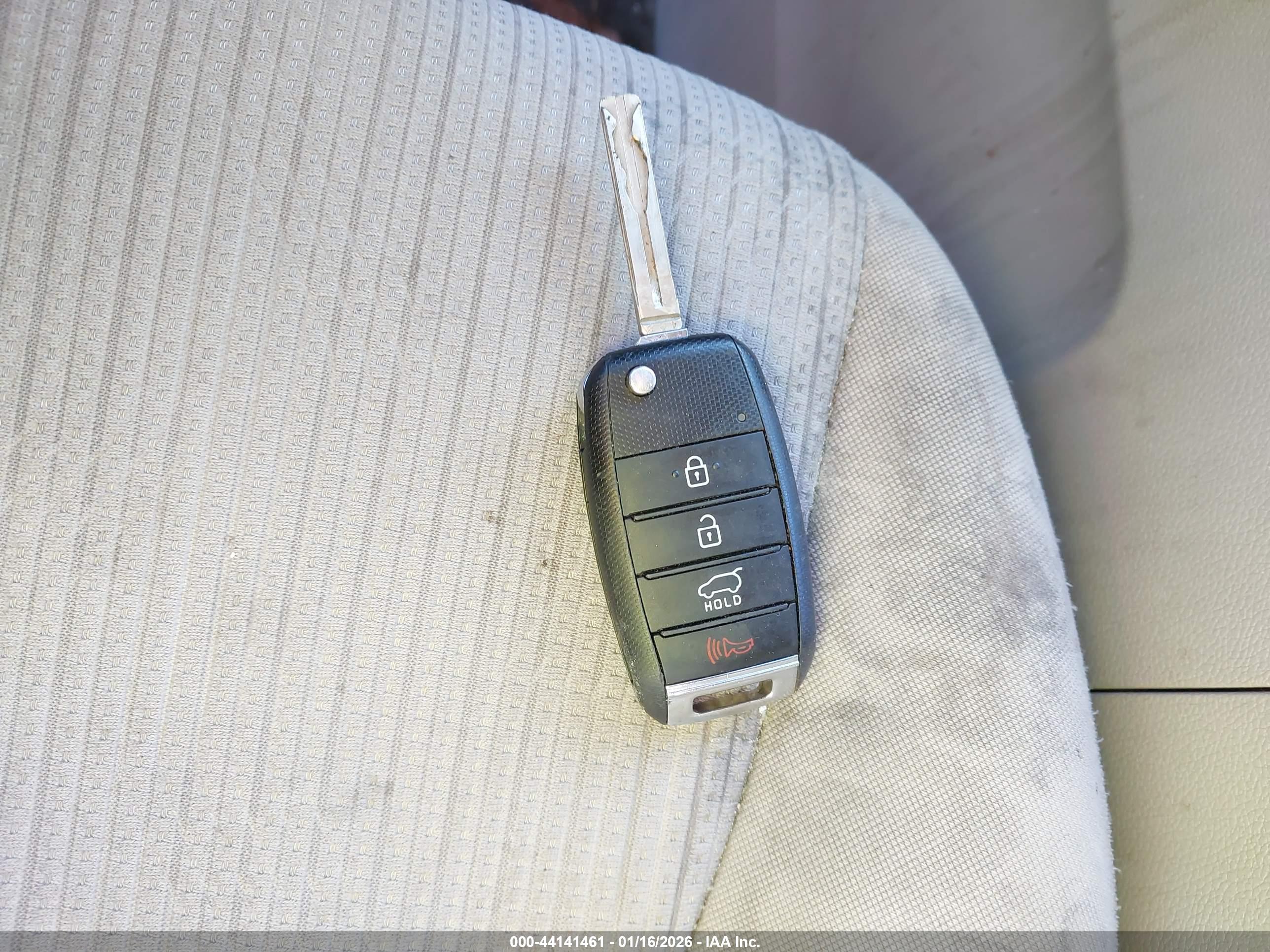 KIA SEDONA image 11