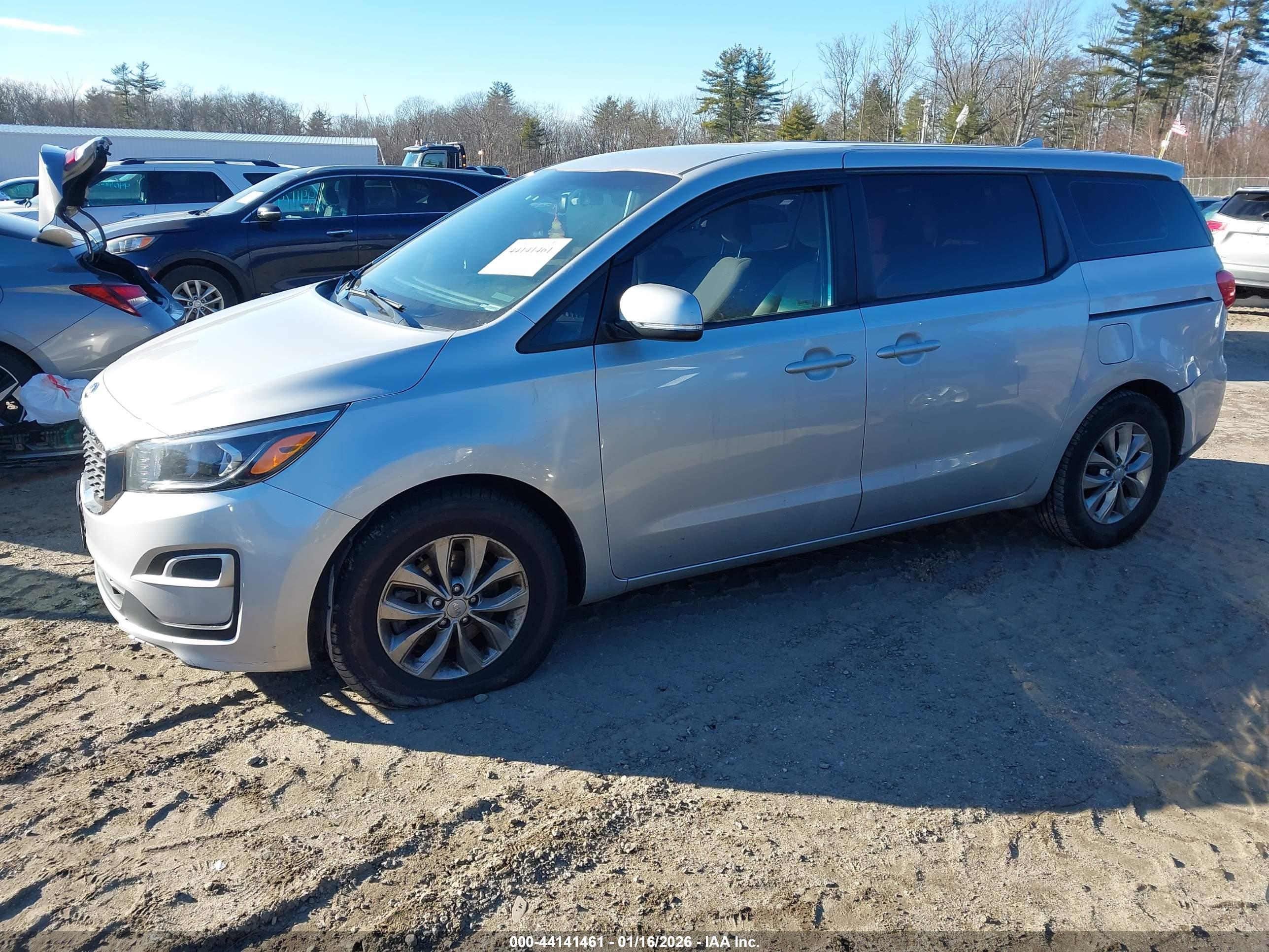 KIA SEDONA image 2