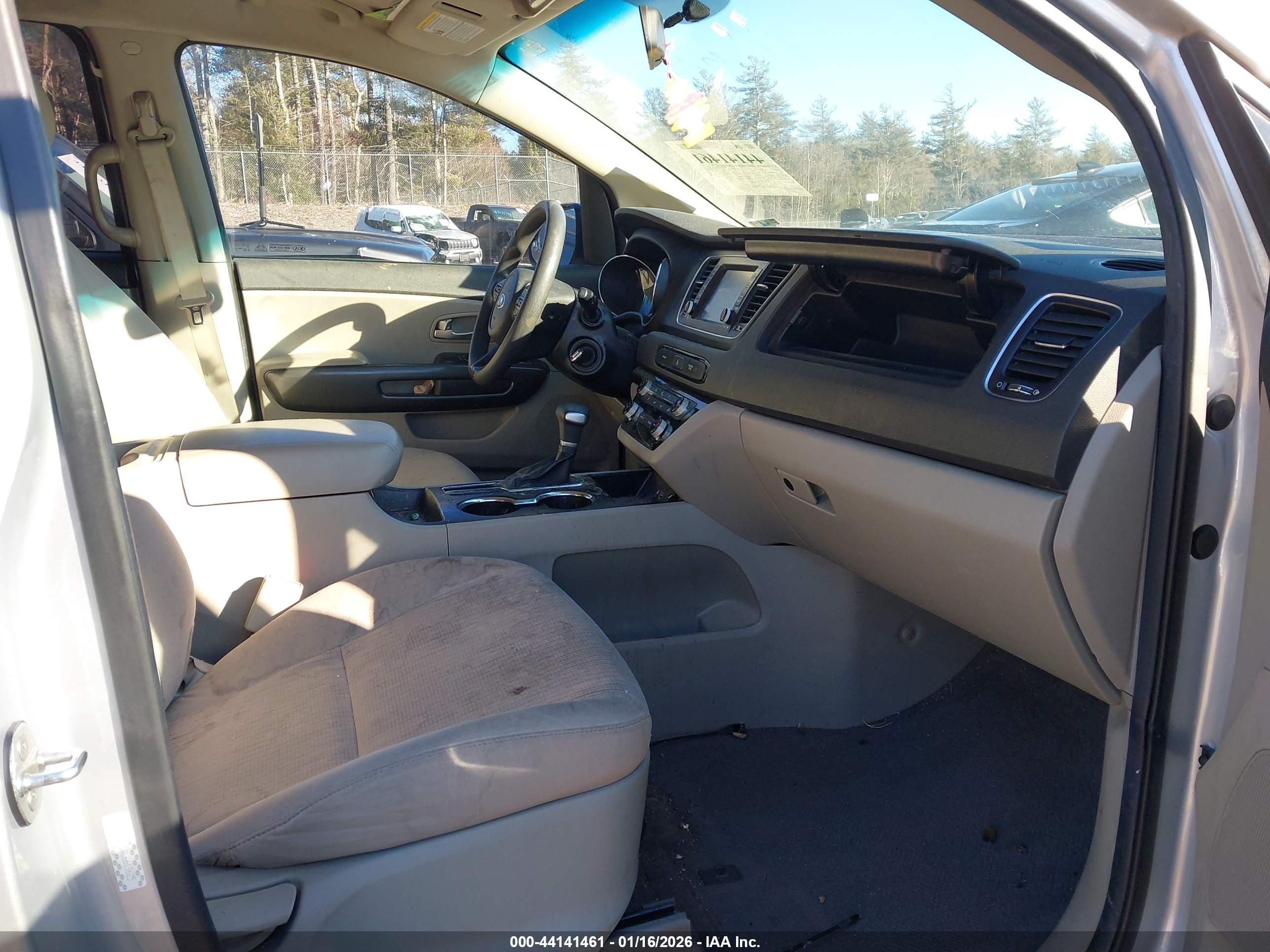 KIA SEDONA image 5