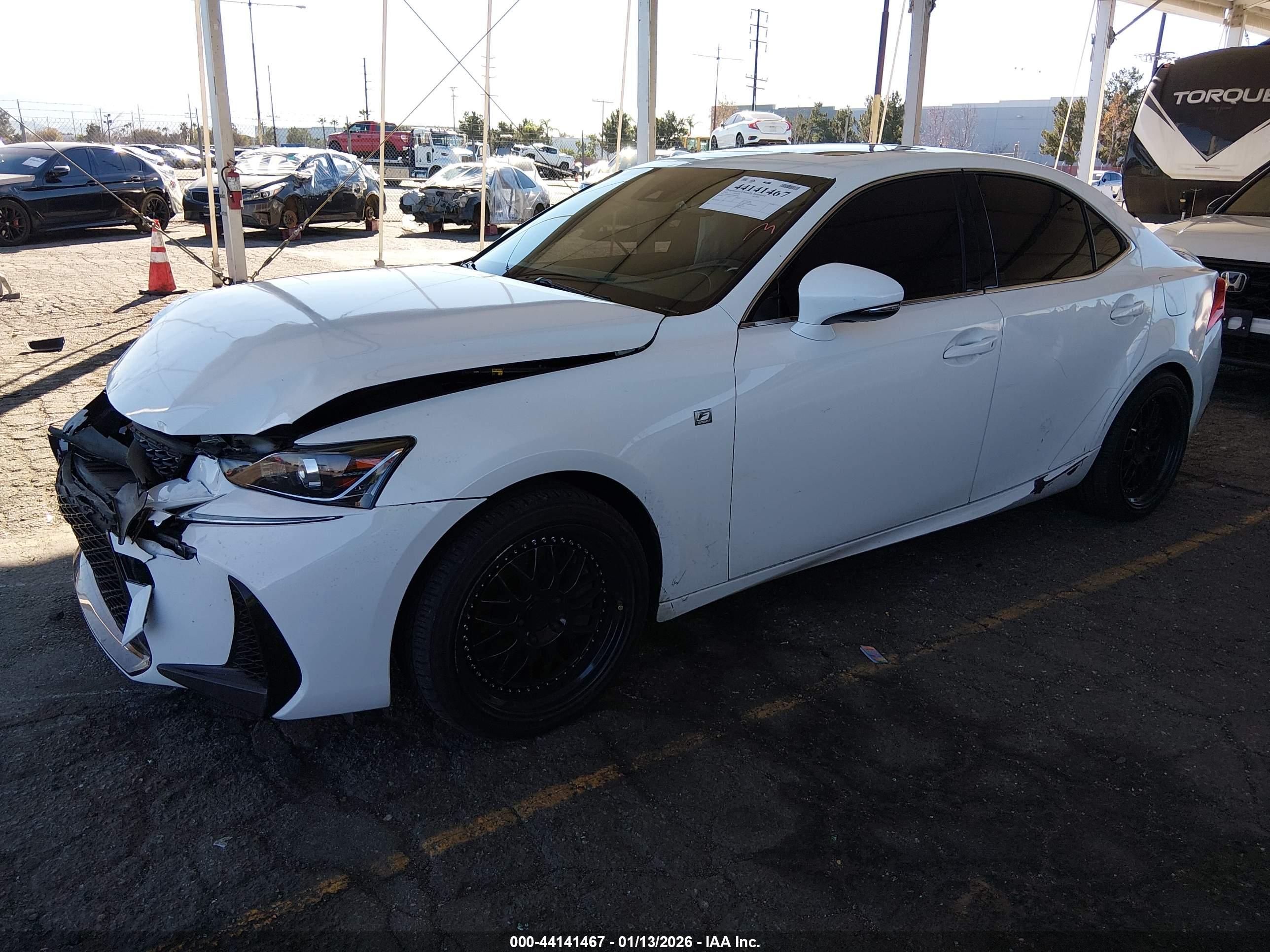 LEXUS IS image 2