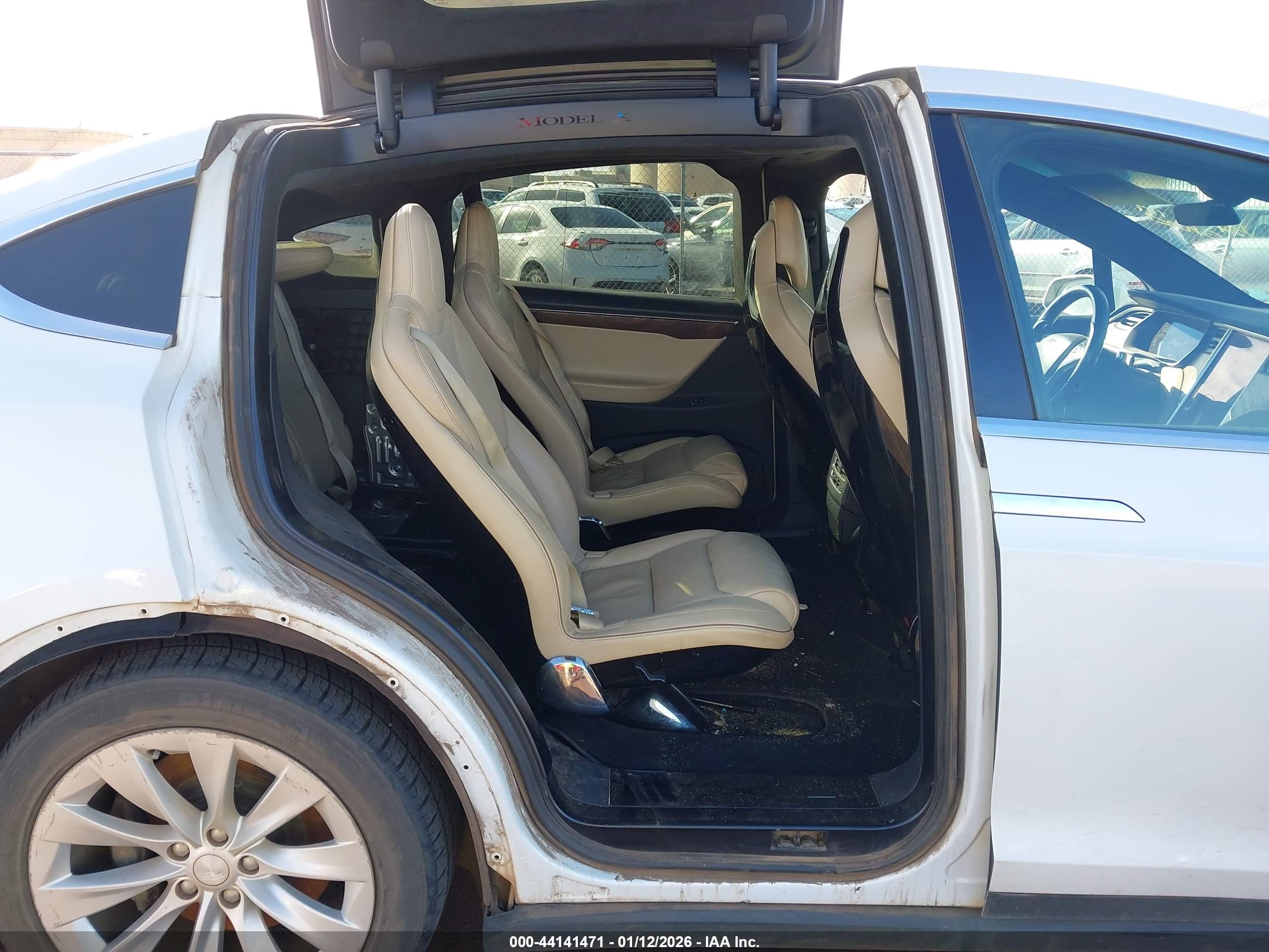TESLA MODEL image 8