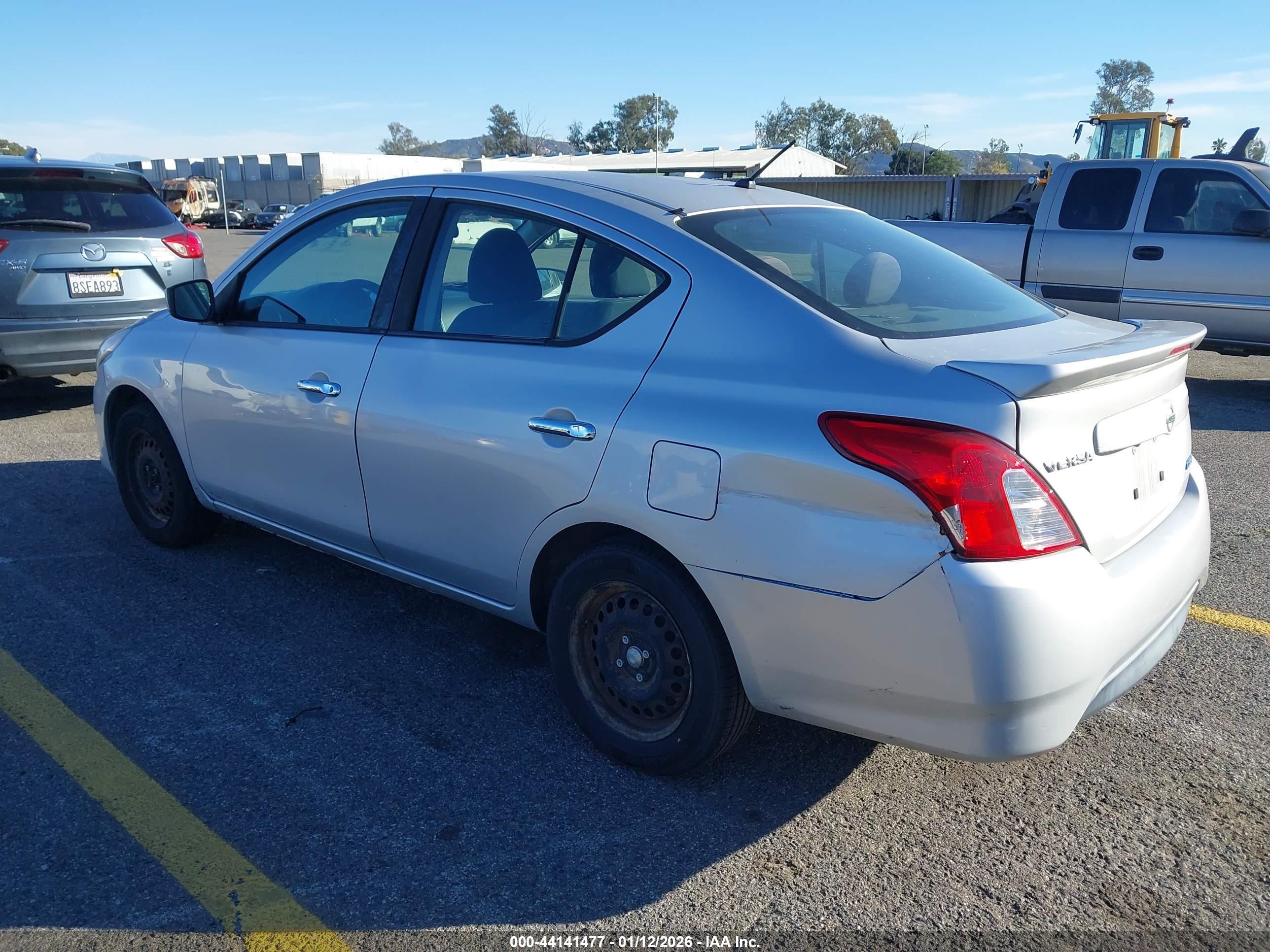NISSAN VERSA image 3