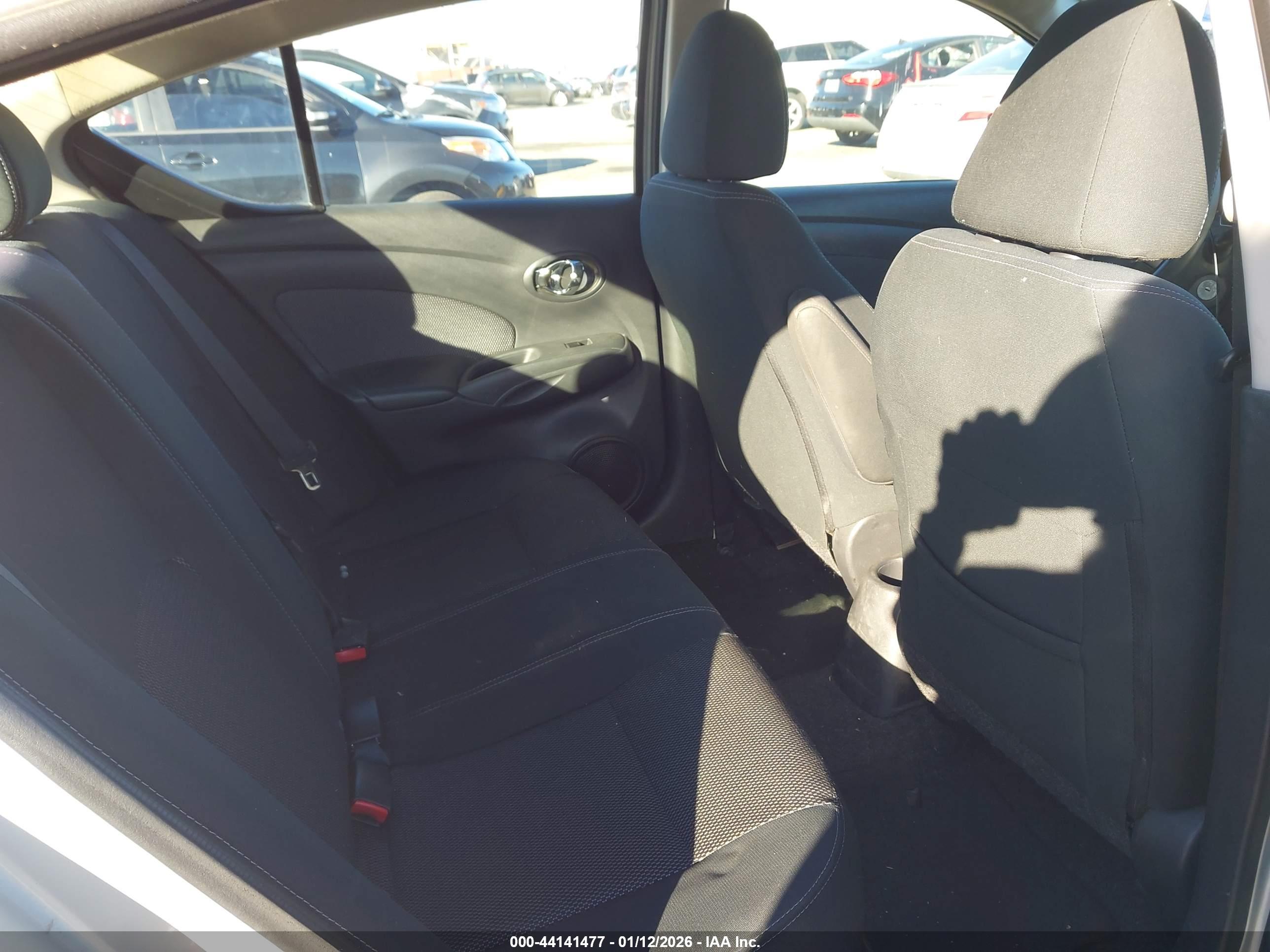 NISSAN VERSA image 8