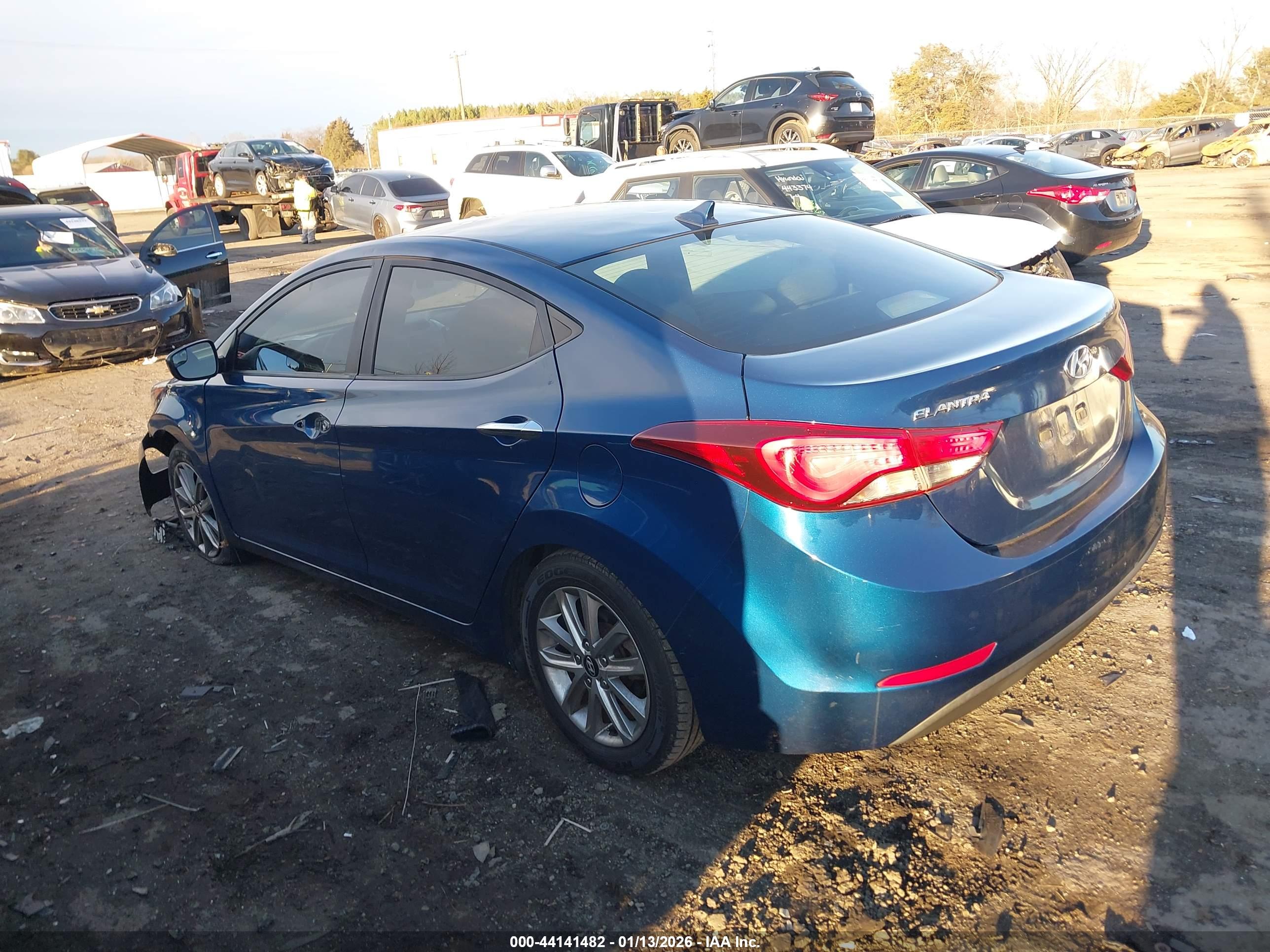 HYUNDAI ELANTRA image 3