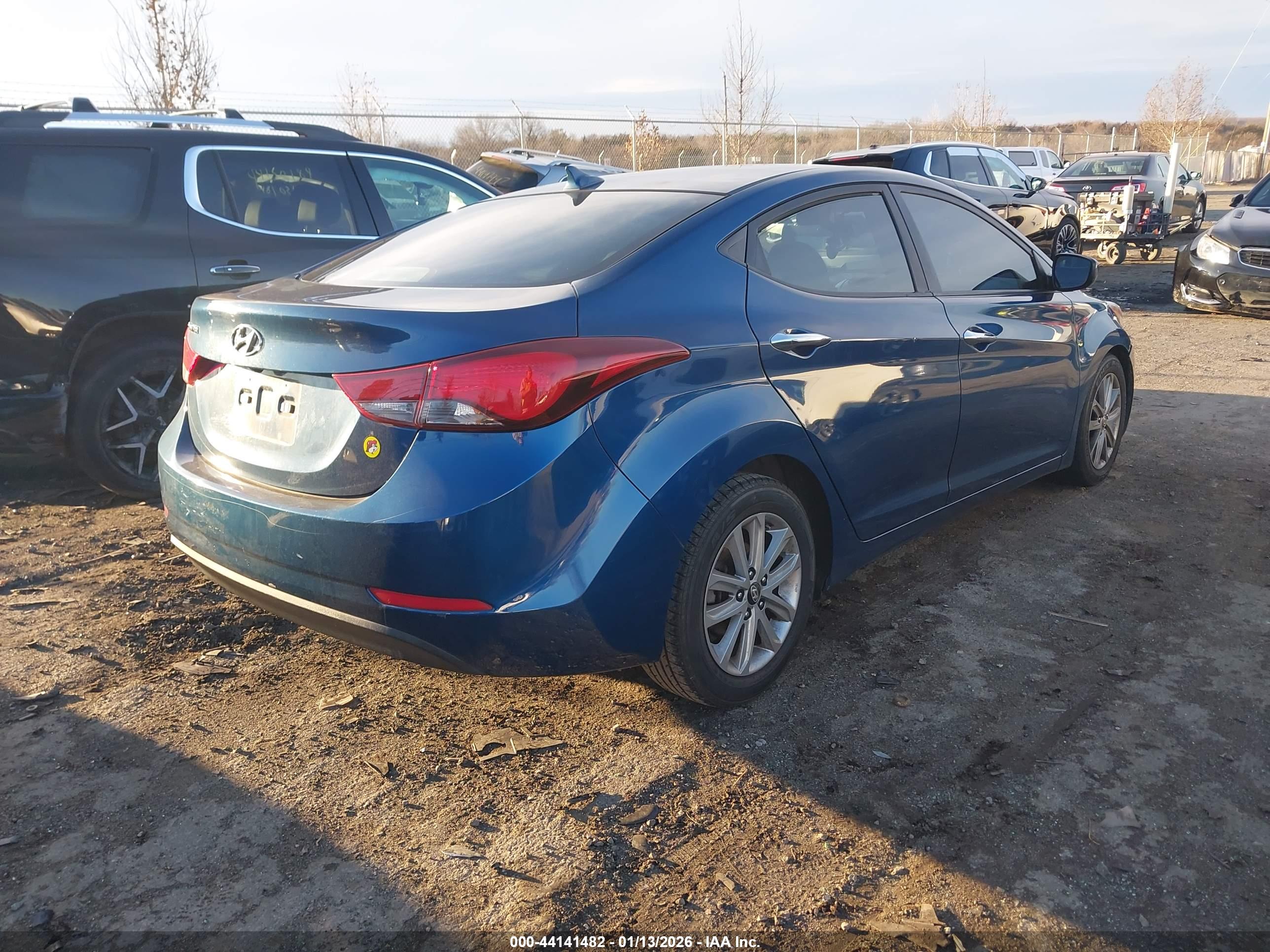 HYUNDAI ELANTRA image 4