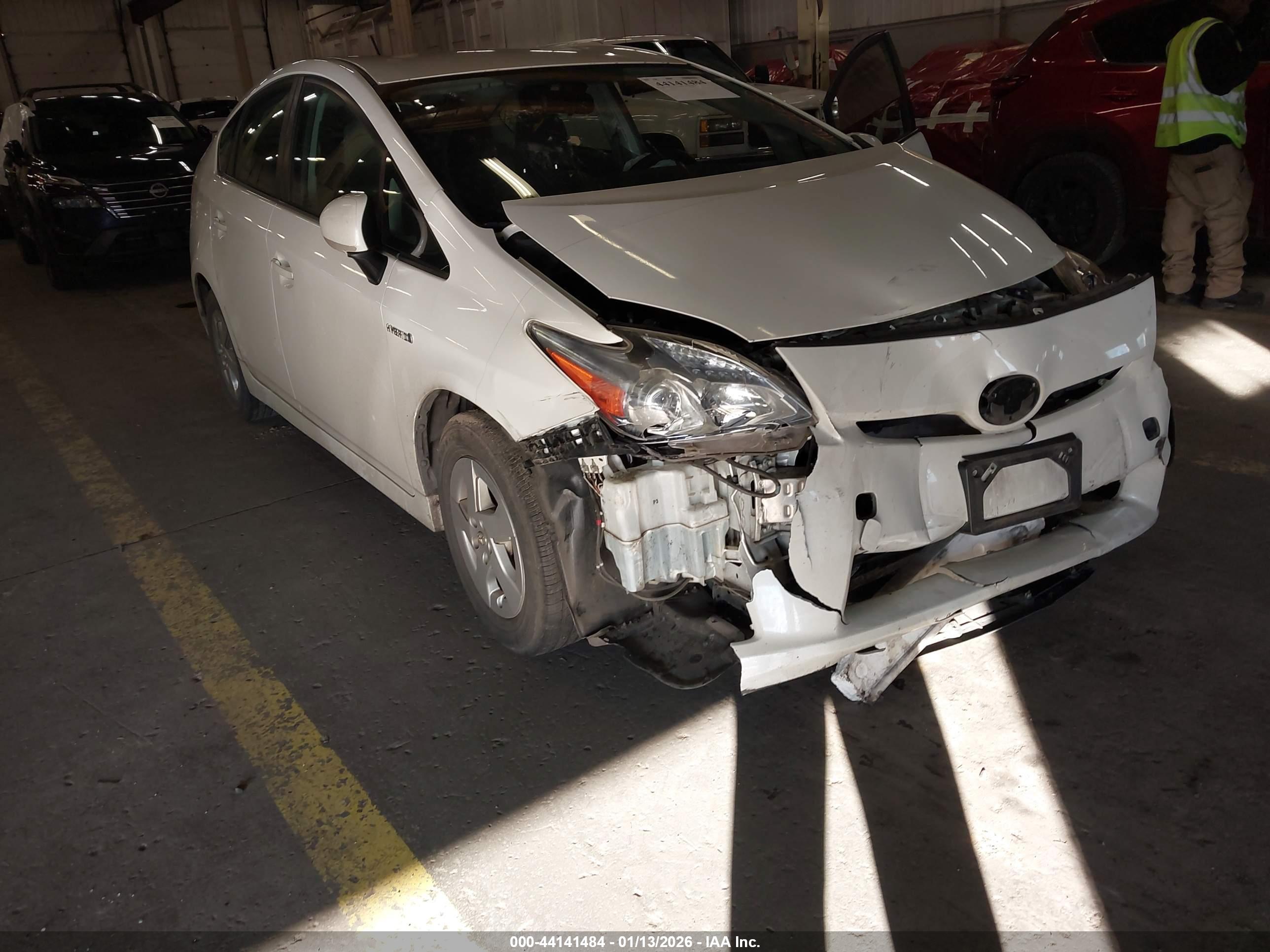 TOYOTA PRIUS image 6