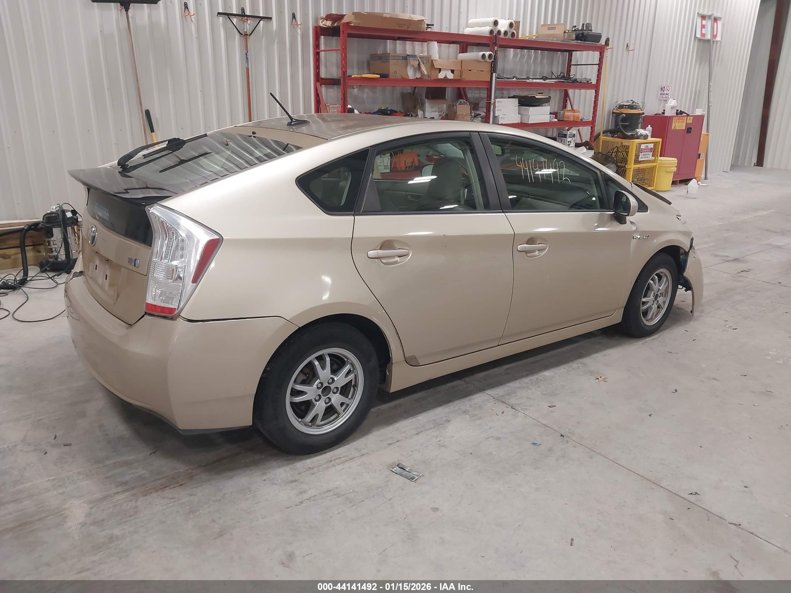 TOYOTA PRIUS image 4